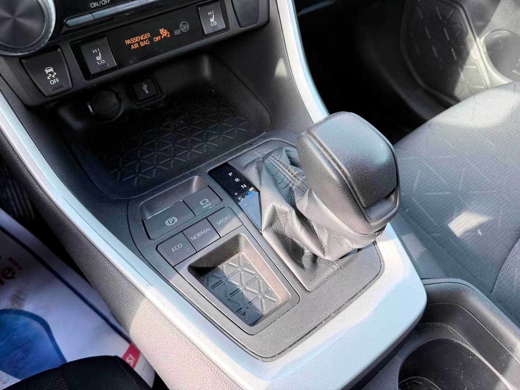 2020 Toyota RAV4 LE/ NO ACCIDENT/ HEATED SEATS thumbnail 14