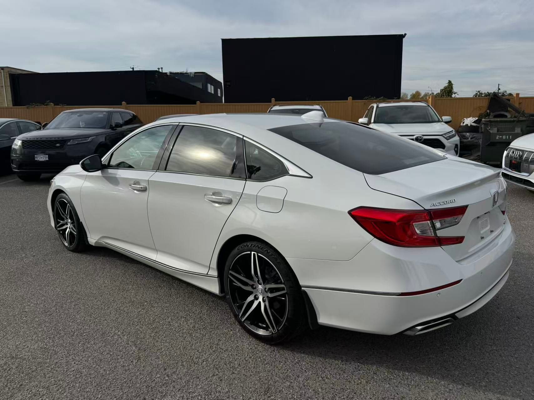2021 Honda Accord Touring 2.0 Auto CLEAN TITLE thumbnail 4