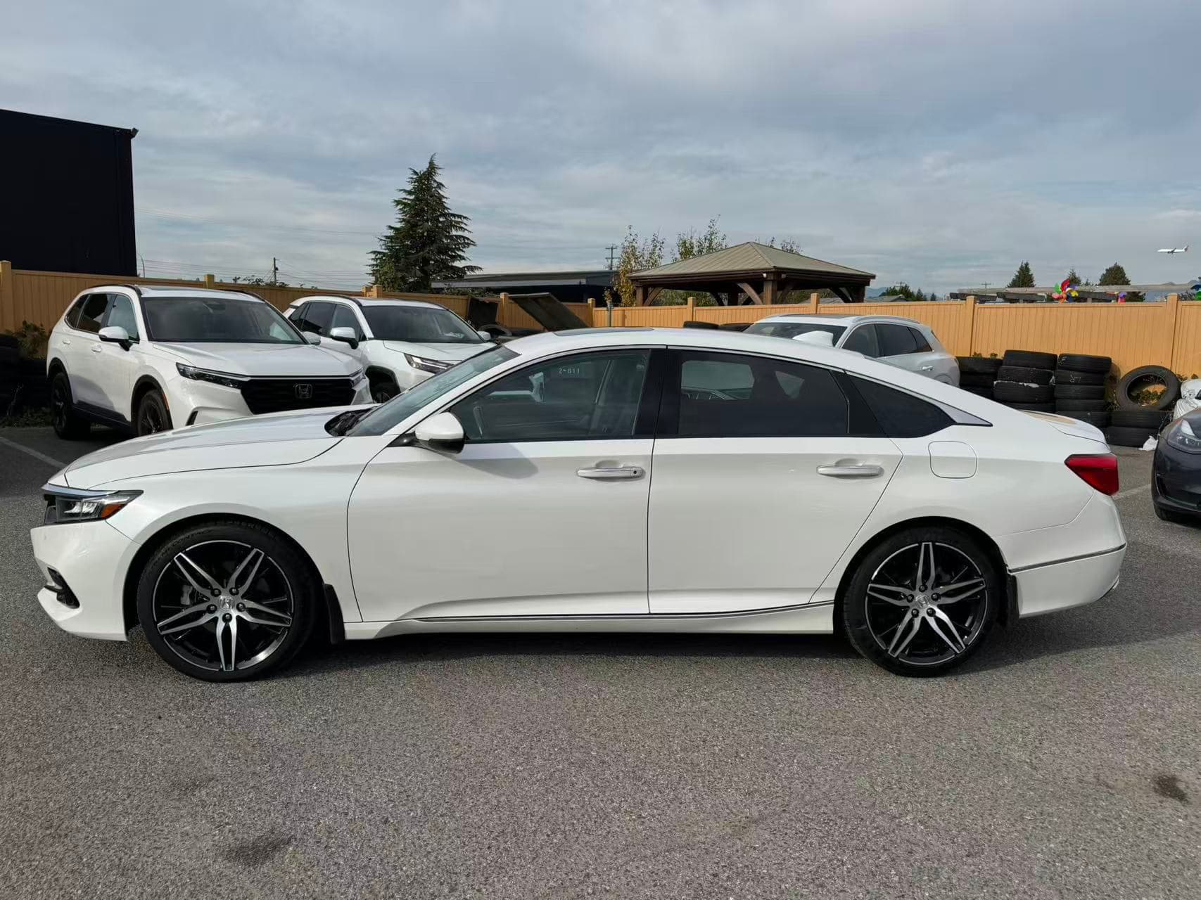2021 Honda Accord Touring 2.0 Auto CLEAN TITLE thumbnail 3