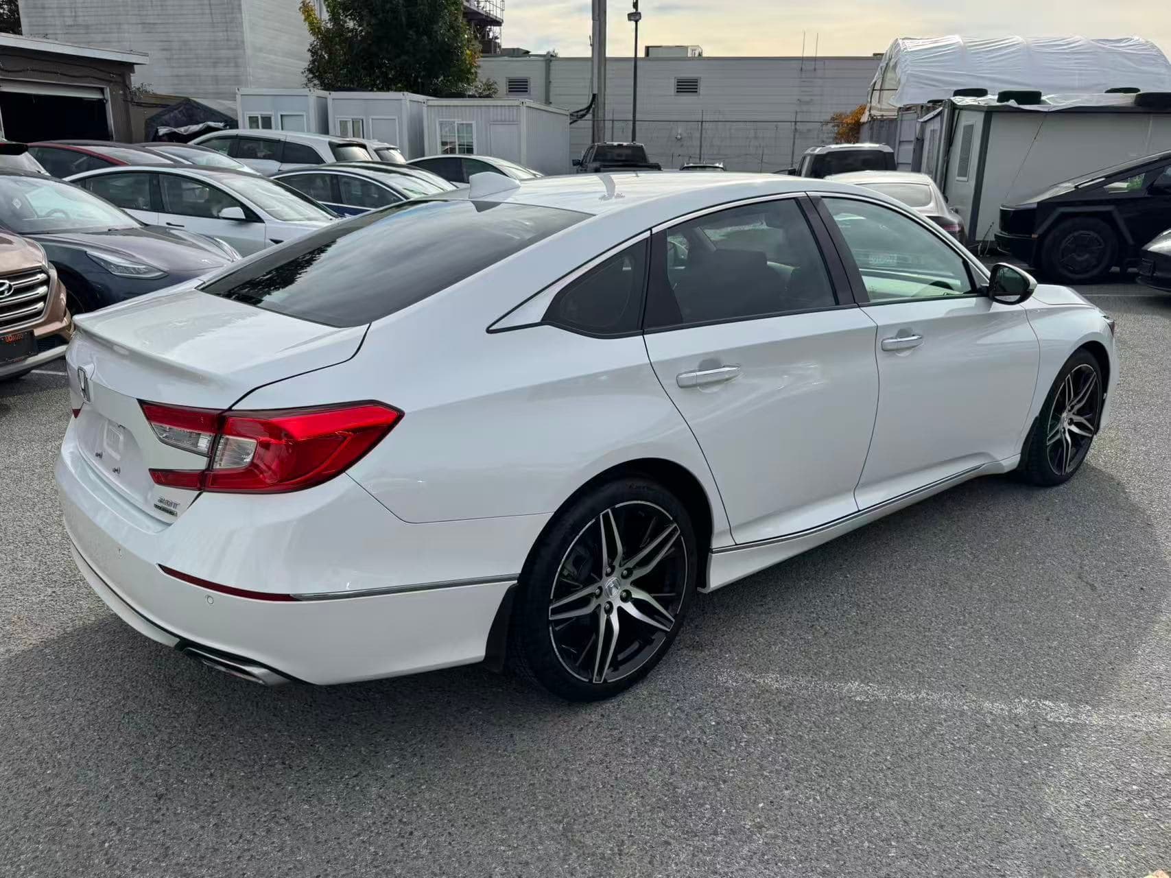 2021 Honda Accord Touring 2.0 Auto CLEAN TITLE thumbnail 6