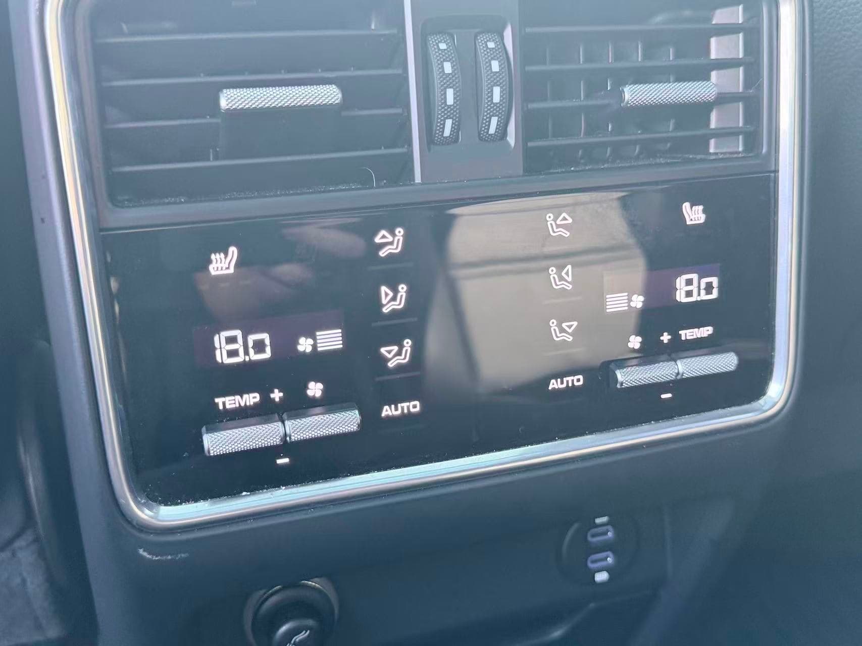 2021 Porsche Cayenne AWD/ PREMIUM PLUS/ CLEAN TITLE/ BC LOCAL thumbnail 33