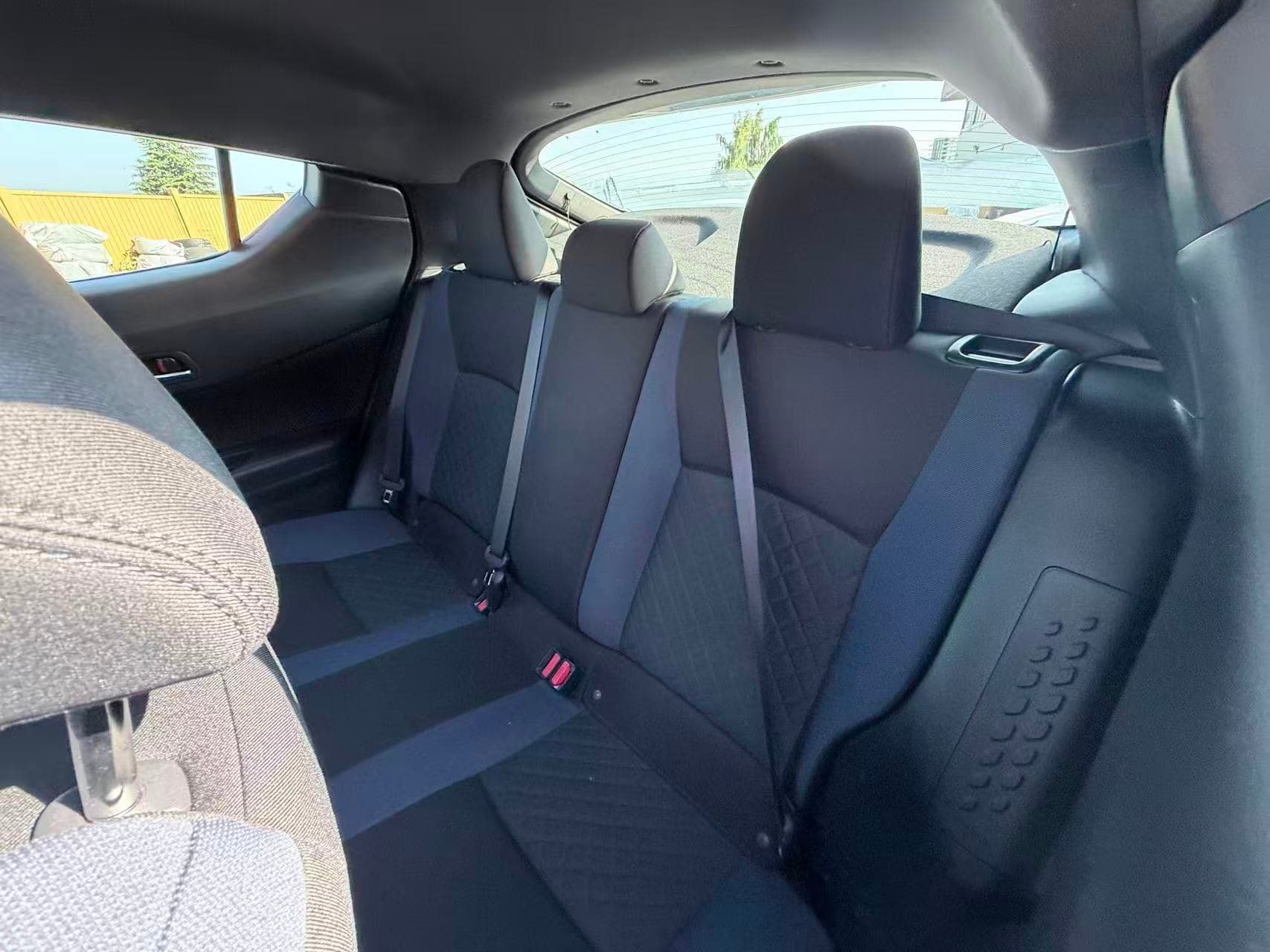 2021 Toyota C-HR LE/ CLEAN TITLE/ BC LOCAL/ ONE OWNER thumbnail 19
