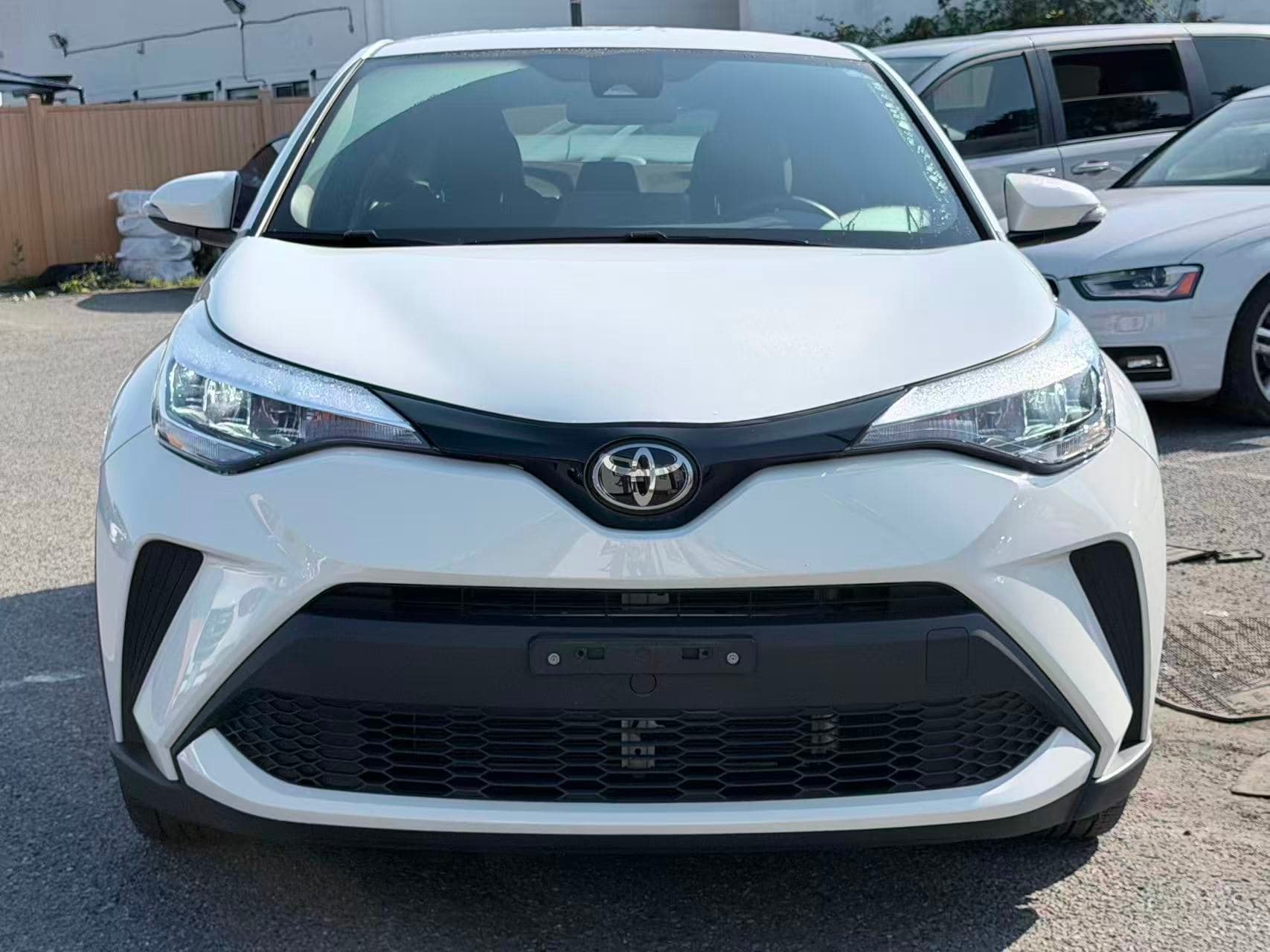 2021 Toyota C-HR LE/ CLEAN TITLE/ BC LOCAL/ ONE OWNER thumbnail 2