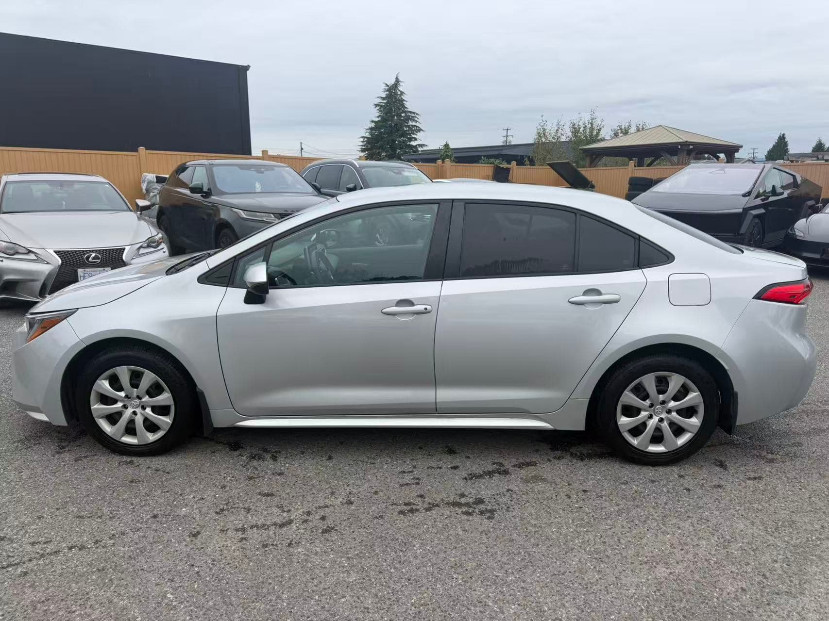 2021 Toyota Corolla LE CLEAN TITLE/BC LOCAL CAR thumbnail 3
