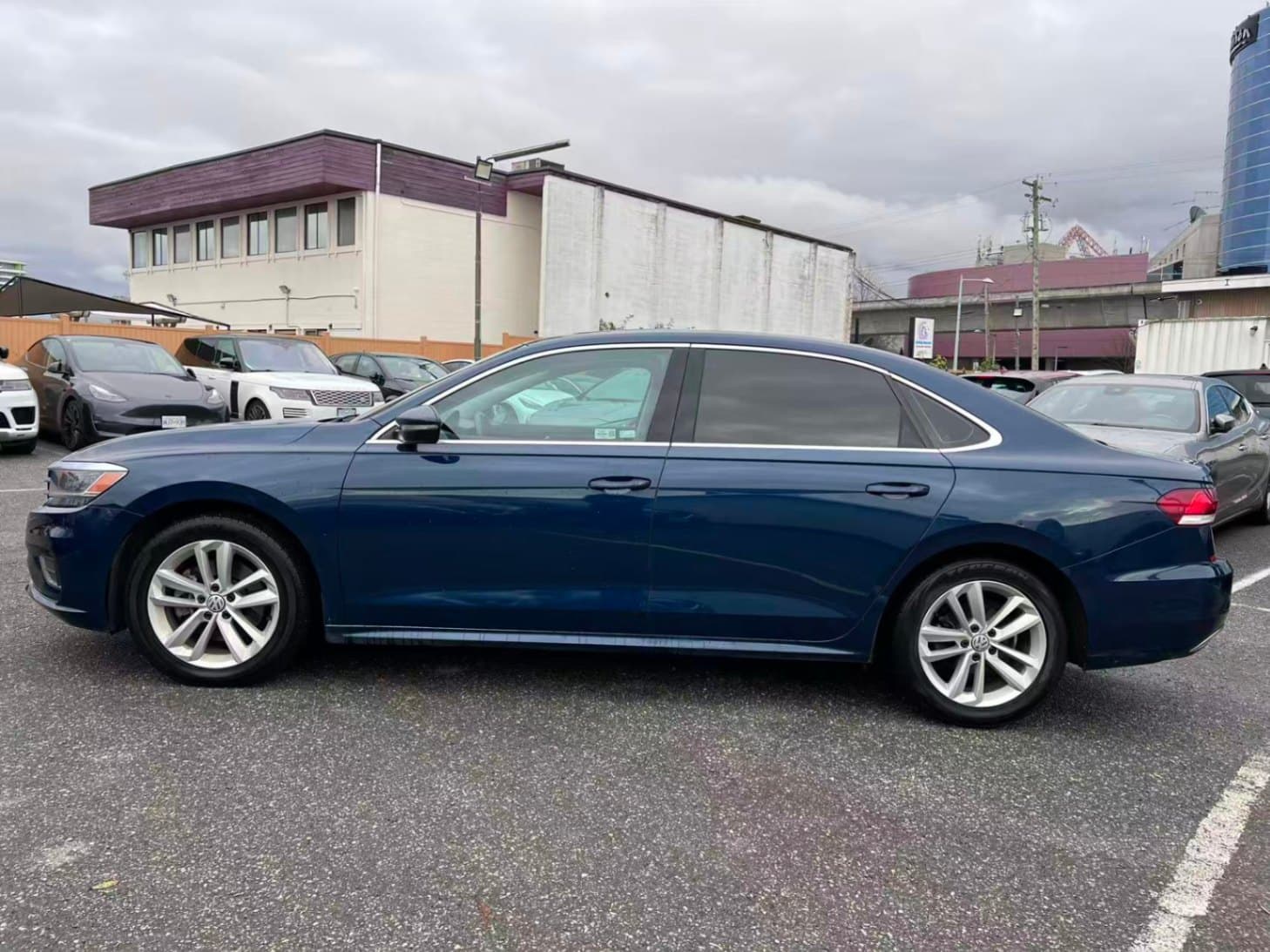 2021 Volkswagen Passat Highline Auto/ NO ACCIDENT/  POWER SUNROOF thumbnail 8