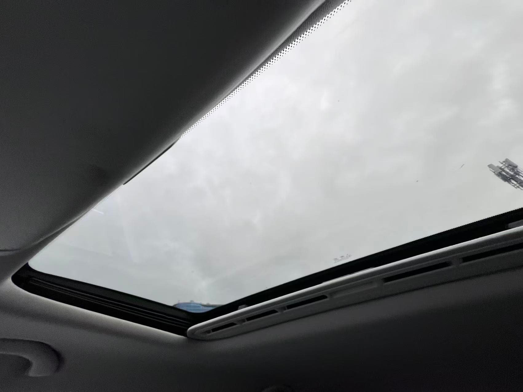2021 Volkswagen Passat Highline Auto/ NO ACCIDENT/  POWER SUNROOF thumbnail 14