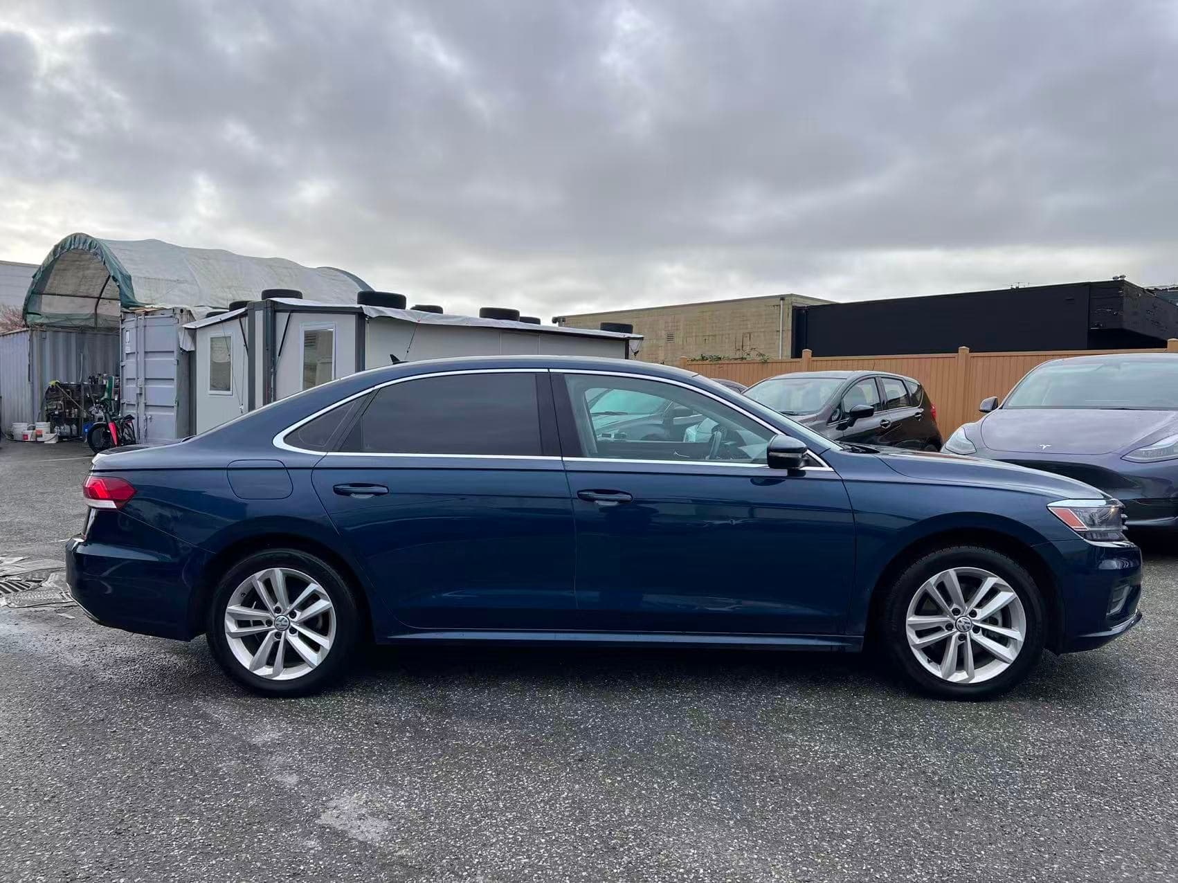 2021 Volkswagen Passat Highline Auto/ NO ACCIDENT/  POWER SUNROOF thumbnail 4