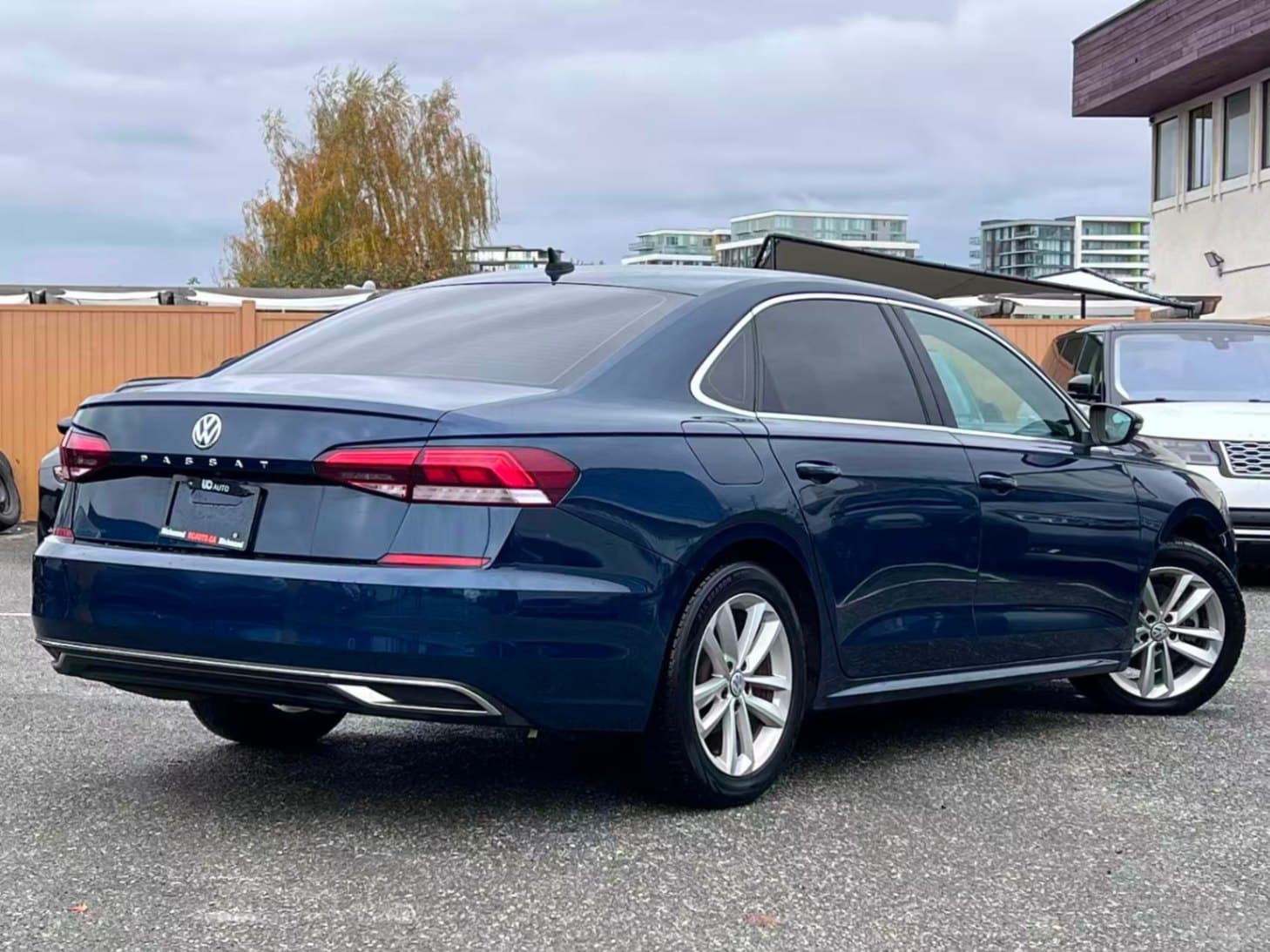 2021 Volkswagen Passat Highline Auto/ NO ACCIDENT/  POWER SUNROOF thumbnail 5