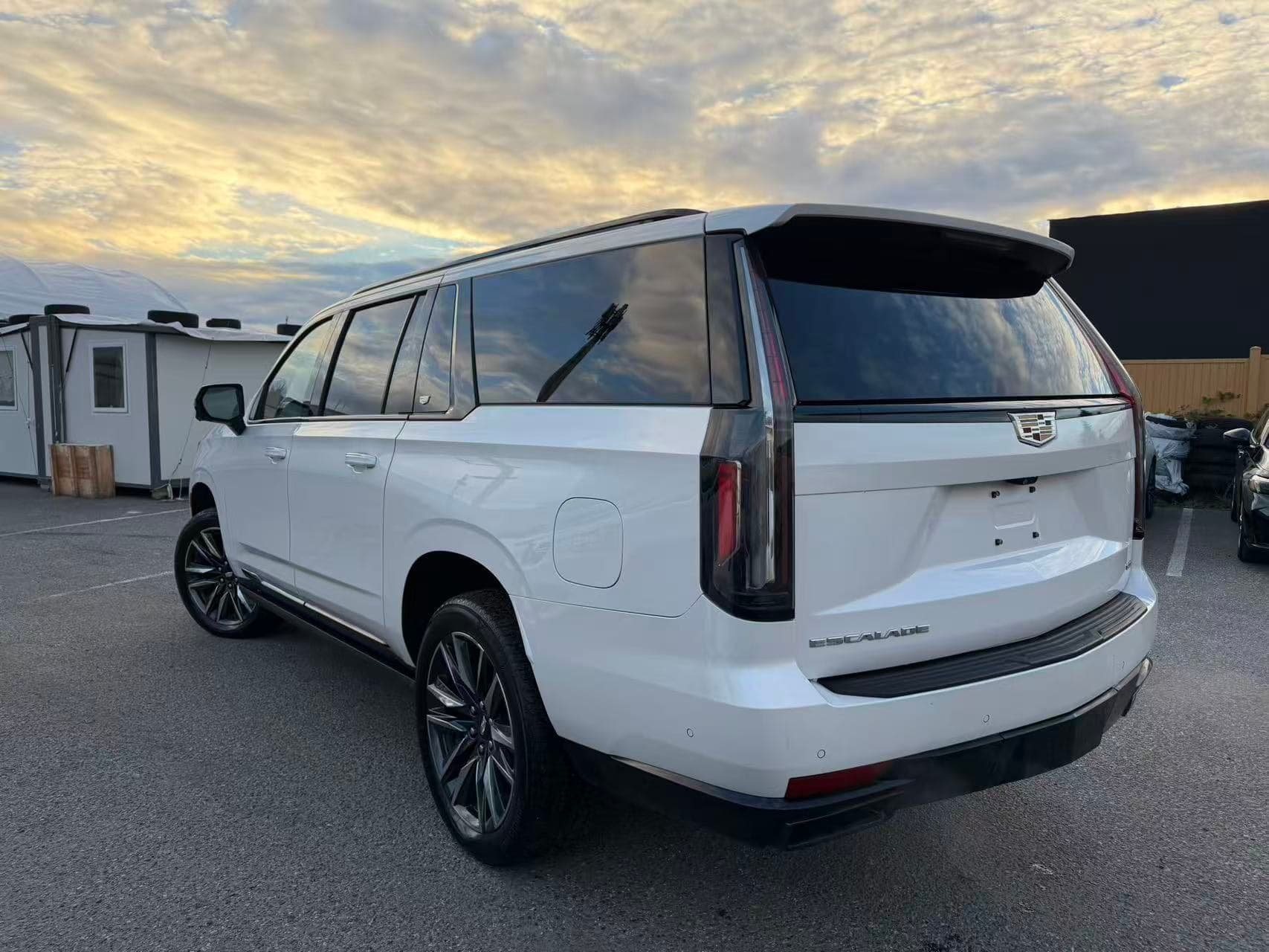 2022 Cadillac Escalade ESV 4WD 4dr Sport Platinum No Accidents/BC Local Car thumbnail 8