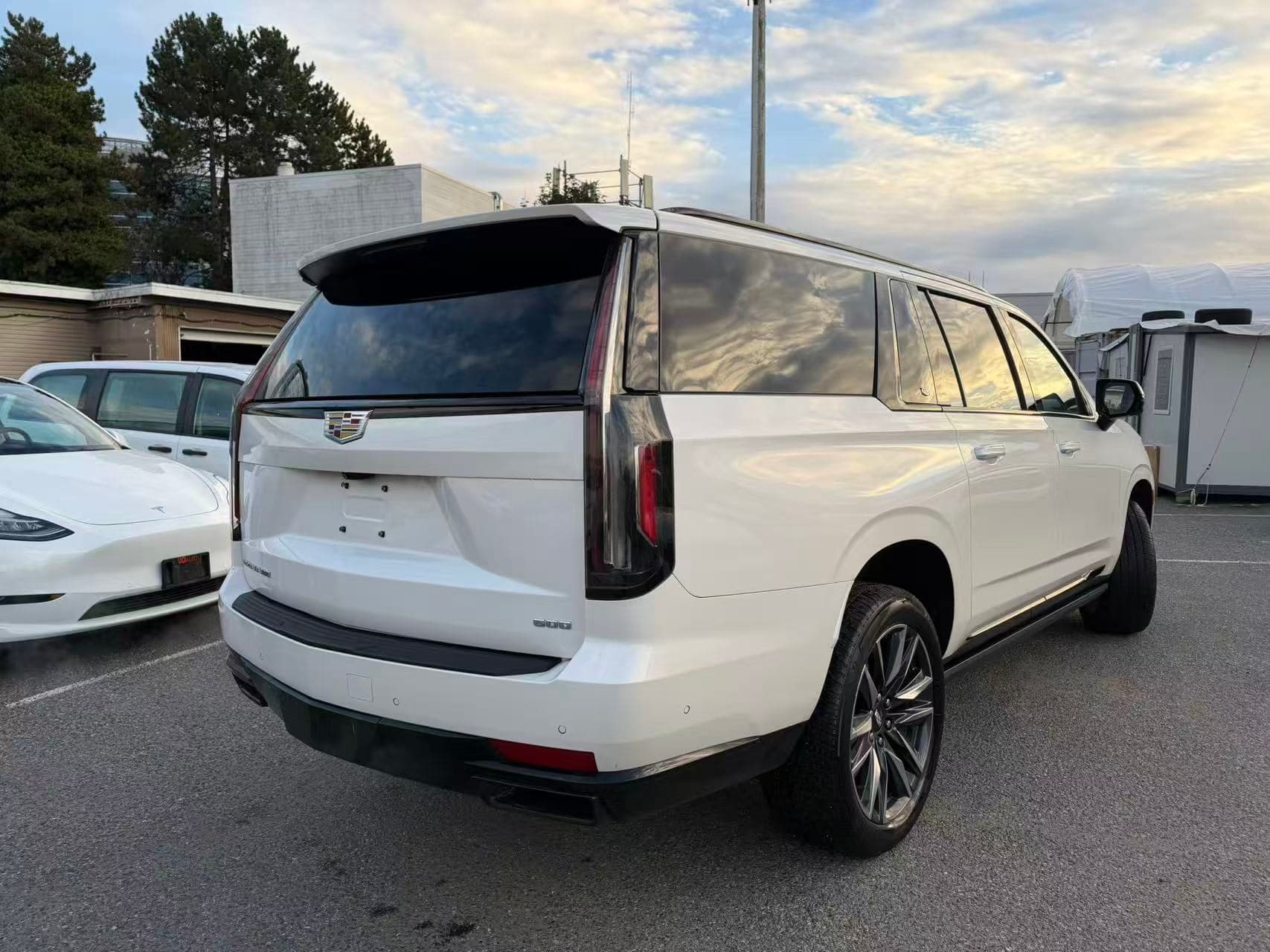 2022 Cadillac Escalade ESV 4WD 4dr Sport Platinum No Accidents/BC Local Car thumbnail 6