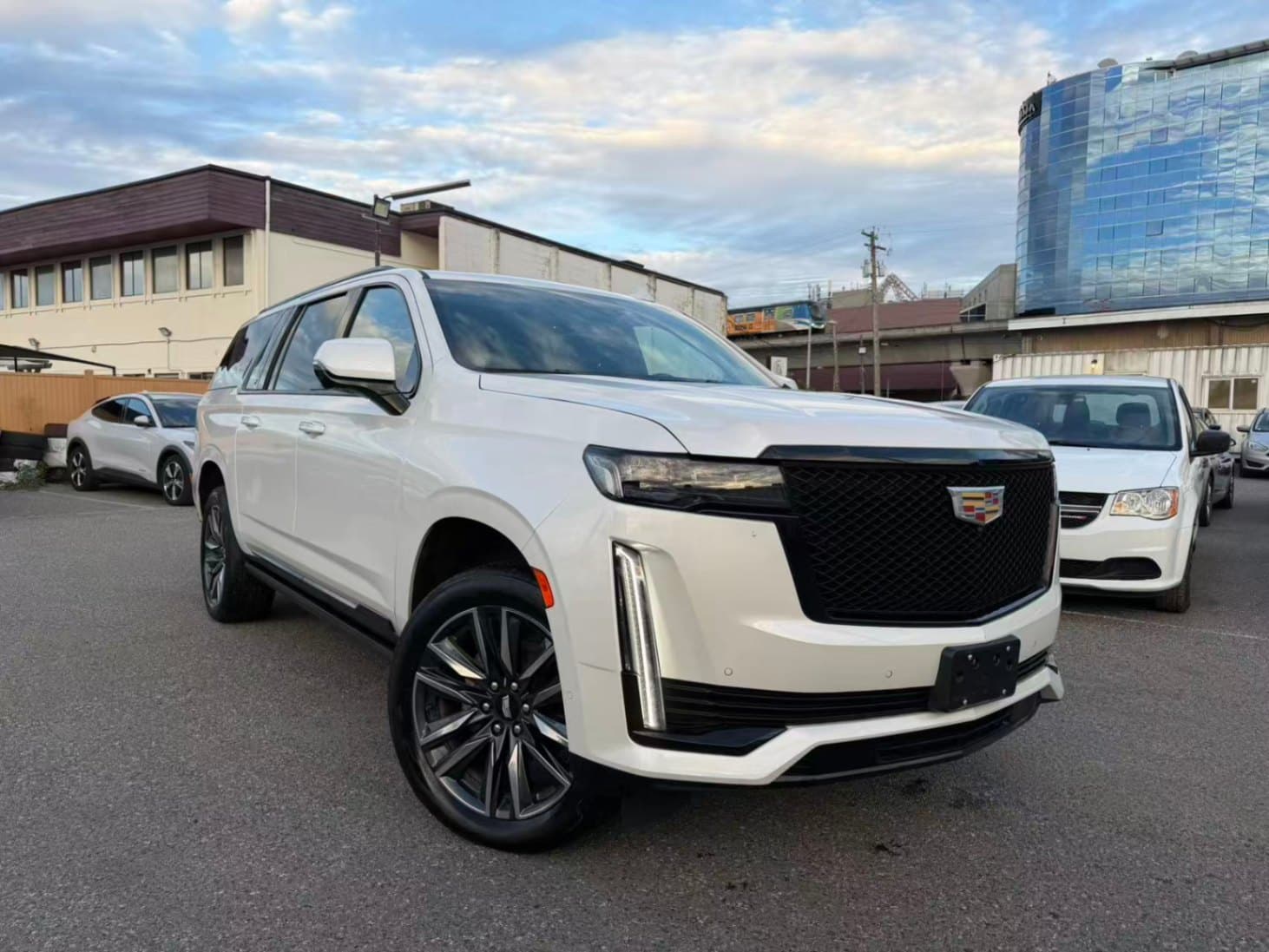 2022 Cadillac Escalade ESV 4WD 4dr Sport Platinum No Accidents/BC Local Car thumbnail 4