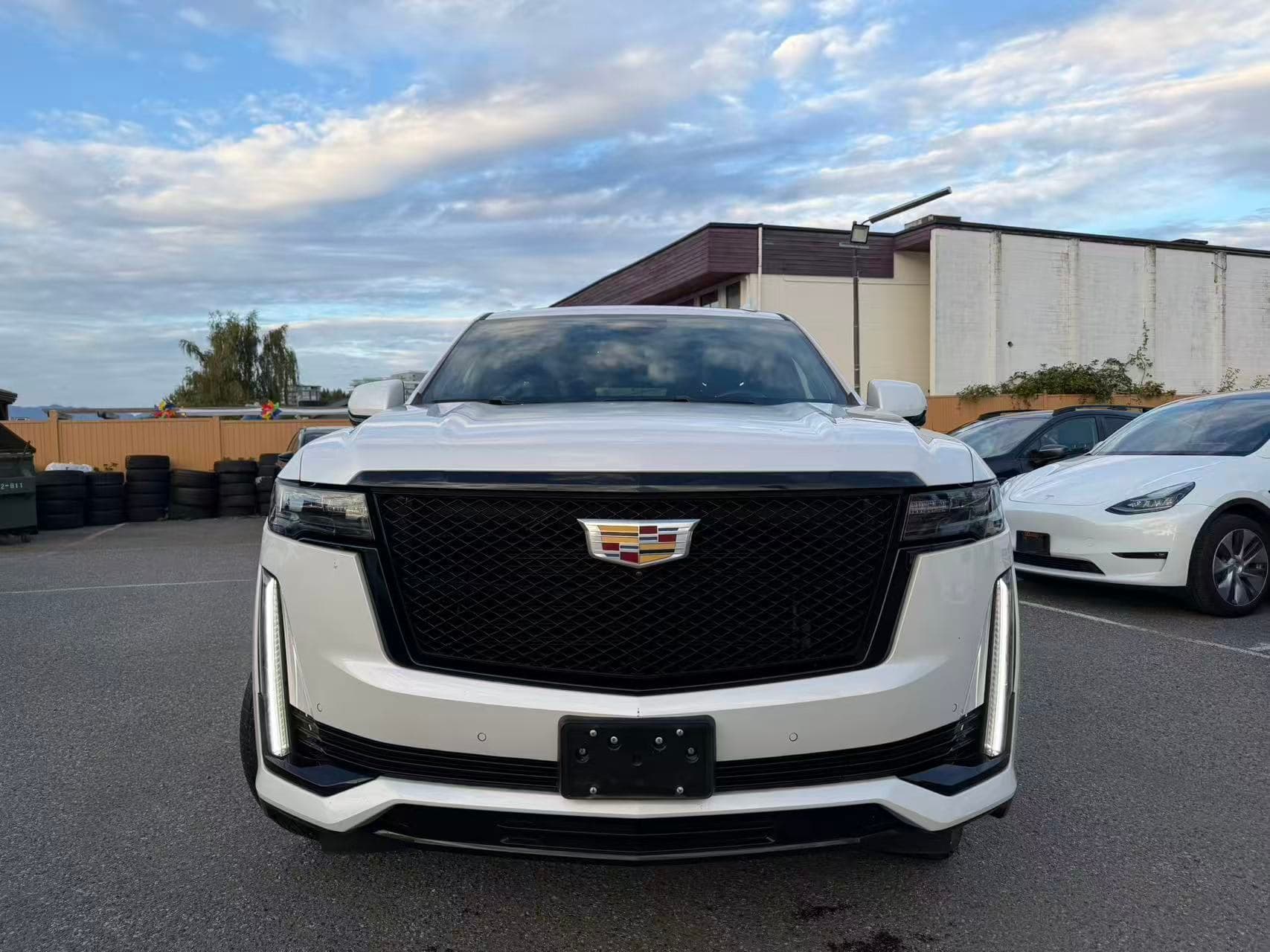 2022 Cadillac Escalade ESV 4WD 4dr Sport Platinum No Accidents/BC Local Car thumbnail 3