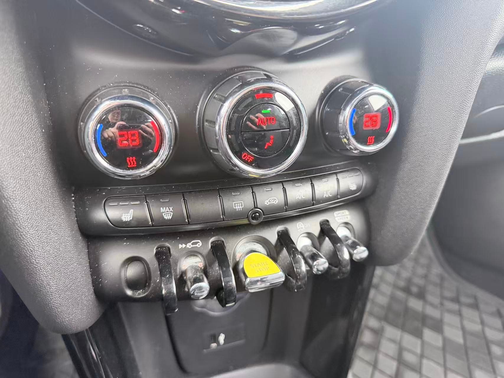 2022 MINI 3 Door Cooper SE/ NO ACCIDENT/ HARMEN KARDON SOUND SYSTEM thumbnail 14