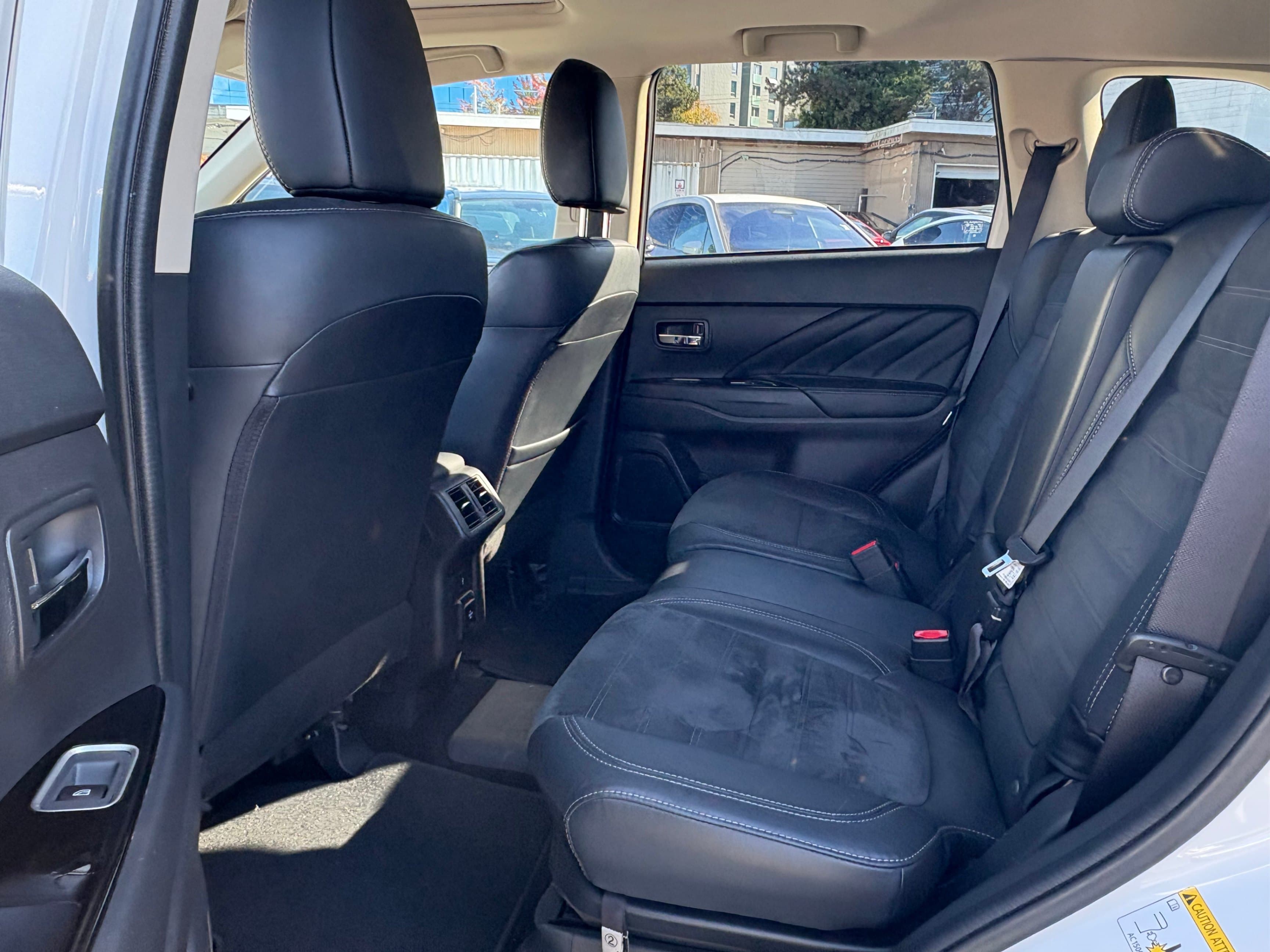 2022 Mitsubishi Outlander PHEV SE S-AWC NO ACCIDENTS/BC LOCAL CAR thumbnail 12