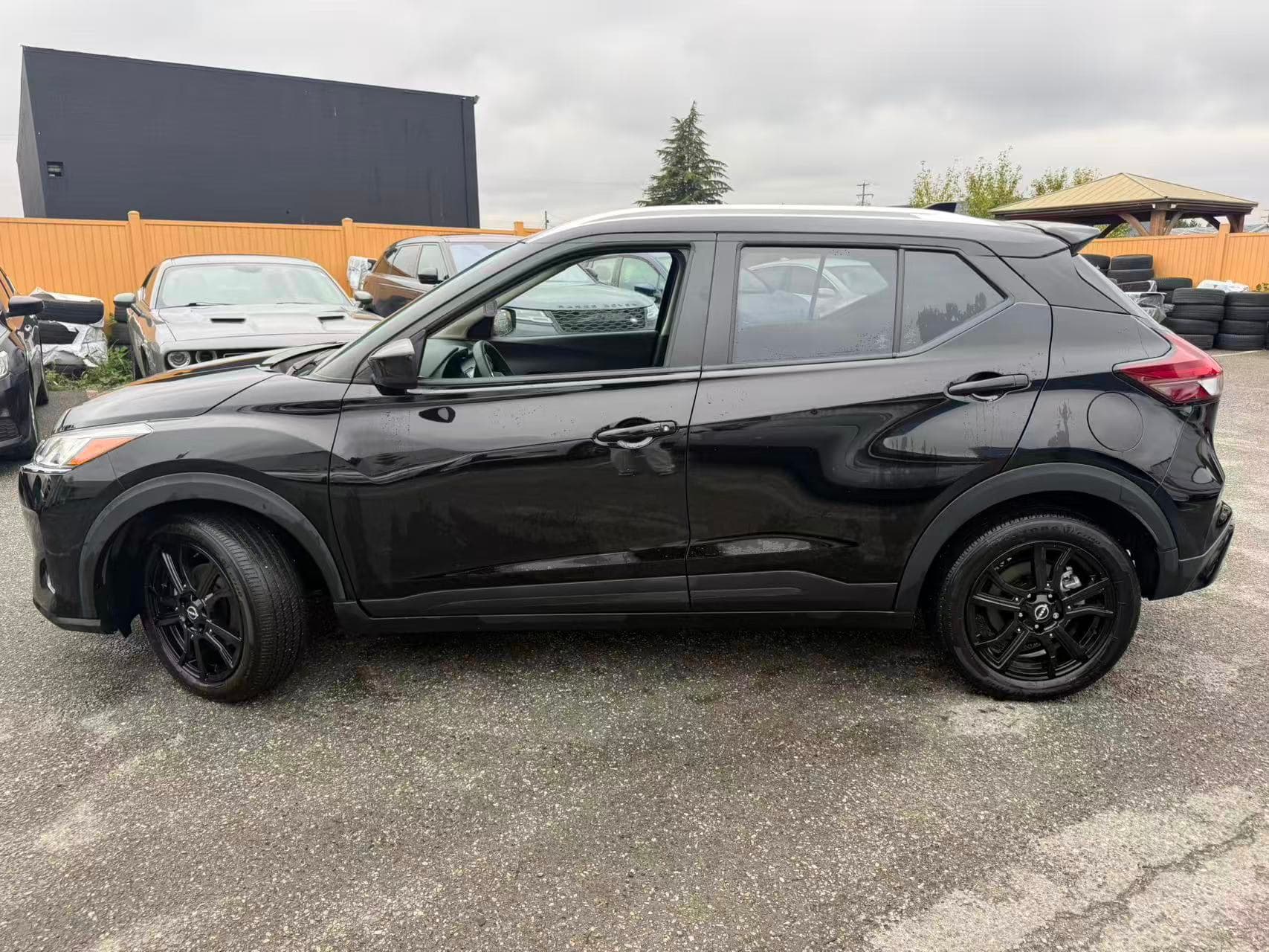 2022 Nissan Kicks SV FWD NO ACCIDENTS/BC LOCAL CAR thumbnail 9