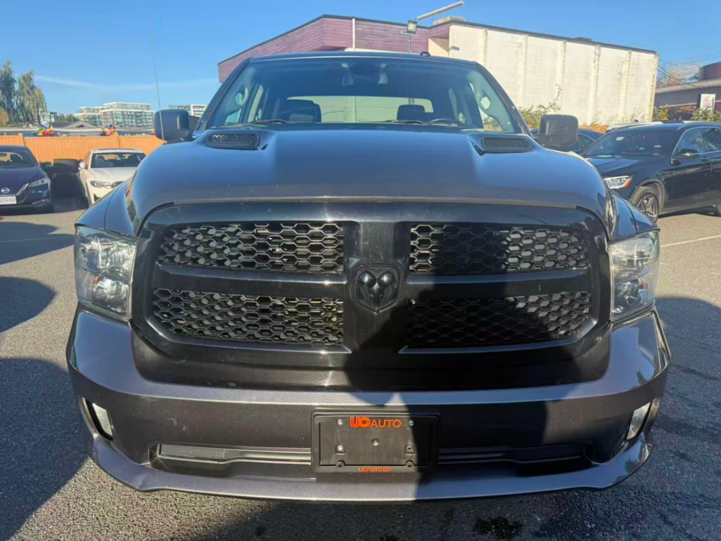2022 Ram 1500 Classic Express 4x4 Crew Cab 5'7" Box No Accidents/BC Local thumbnail 3