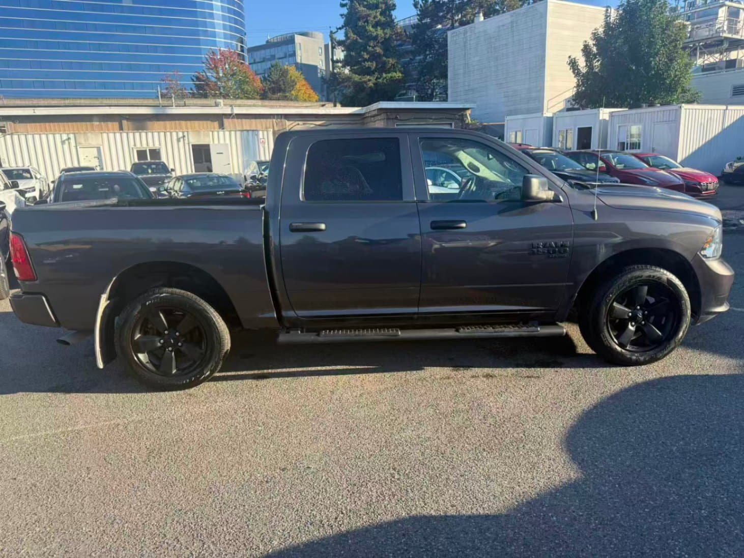 2022 Ram 1500 Classic Express 4x4 Crew Cab 5'7" Box No Accidents/BC Local thumbnail 5