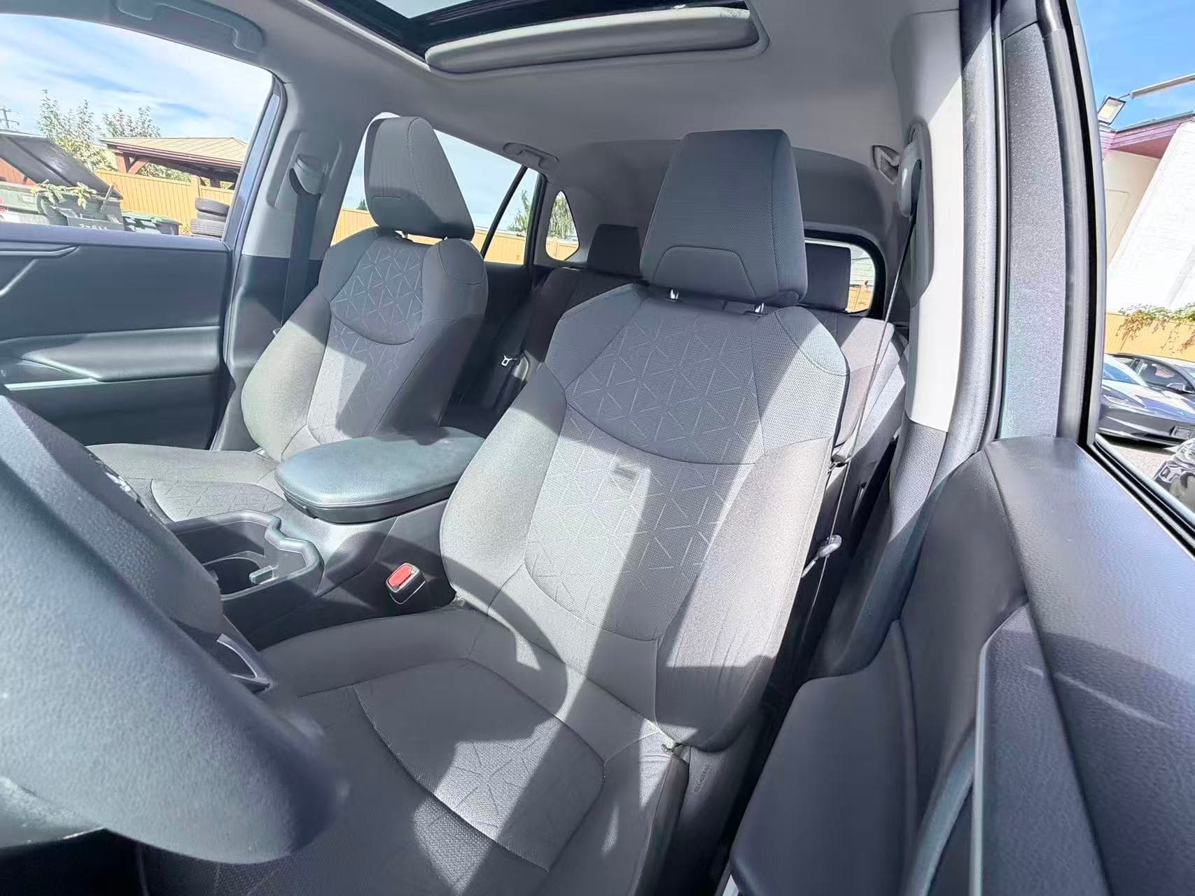 2022 Toyota RAV4 XLE AWD/ CLEAN TITLE/ BC LOCAL thumbnail 18