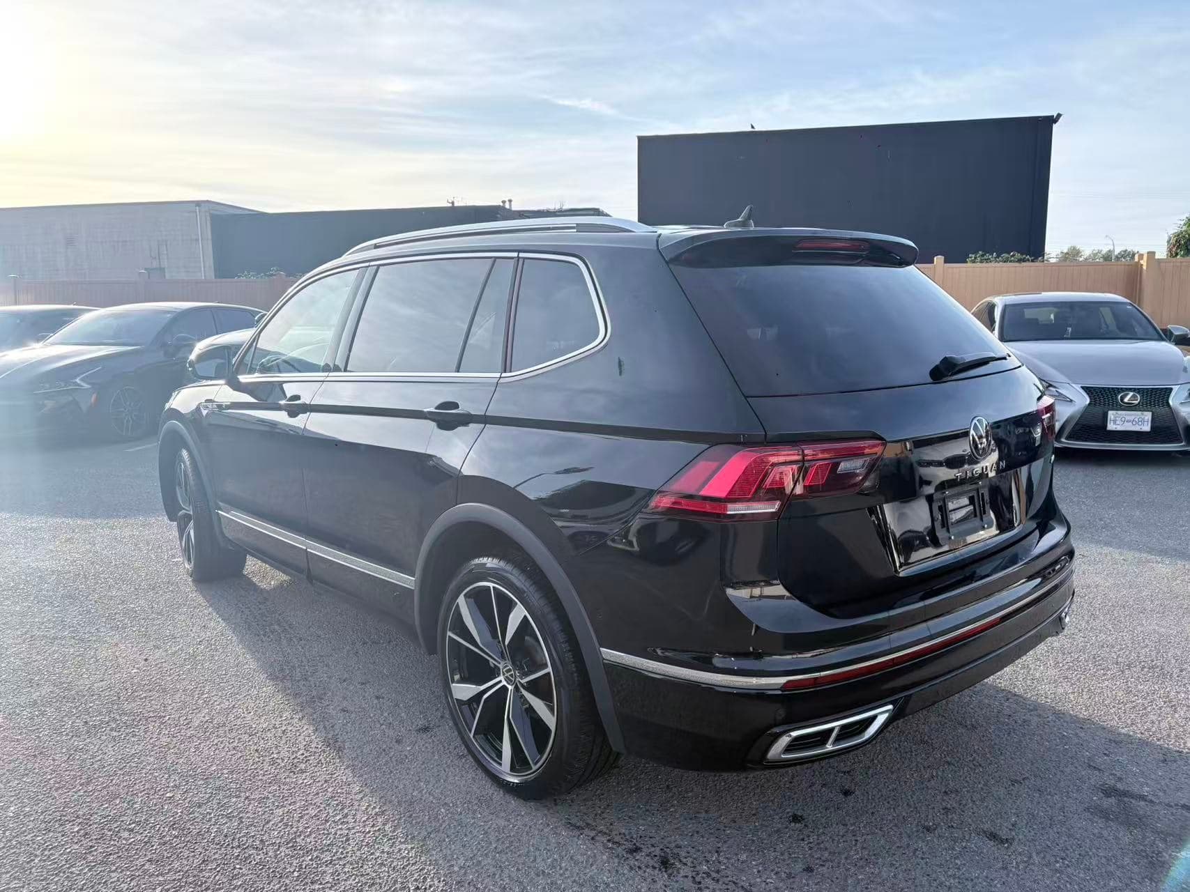 2022 Volkswagen Tiguan Highline R-Line 4MOTION NO ACCIDENTS/BC LOCAL/ONE OWNER thumbnail 4