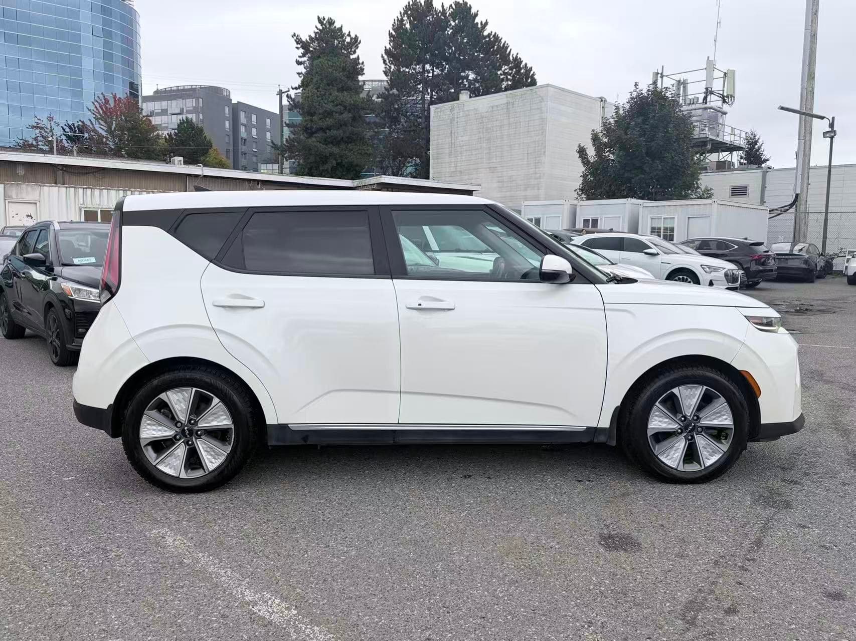 2023 Kia Soul EV EV Limited Auto/ CLEAN TITLE/ BC LOCAL thumbnail 4