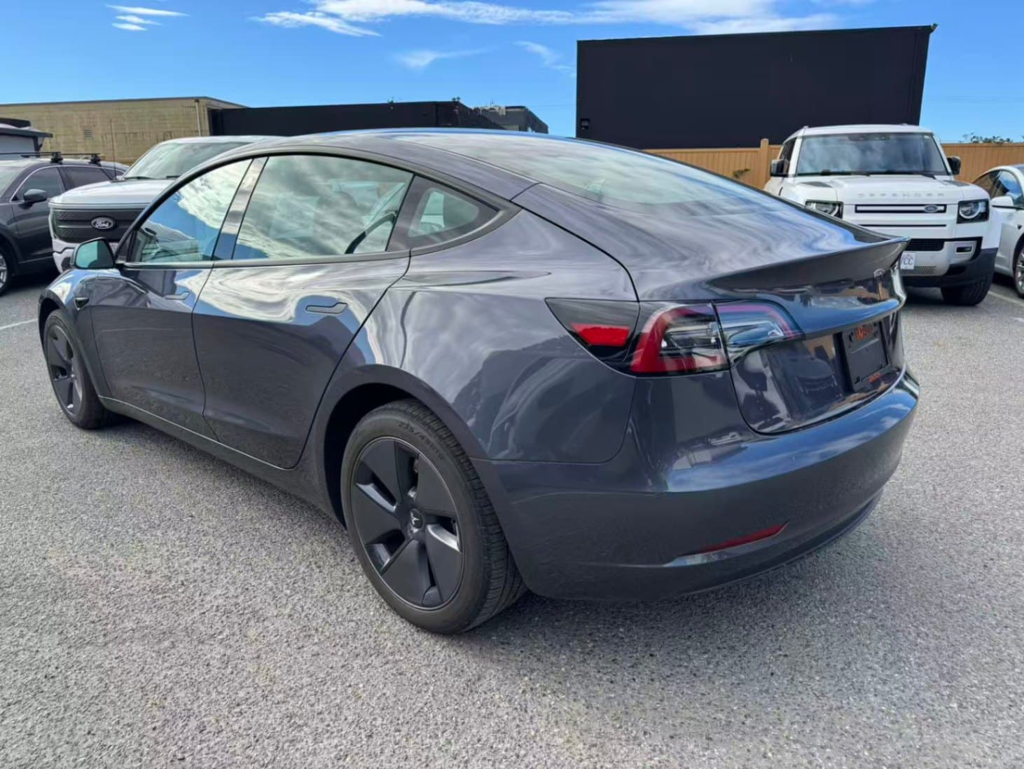 2023 Tesla Model 3 RWD NO ACCIDENTS,BC LOCAL,ONE OWNER thumbnail 4