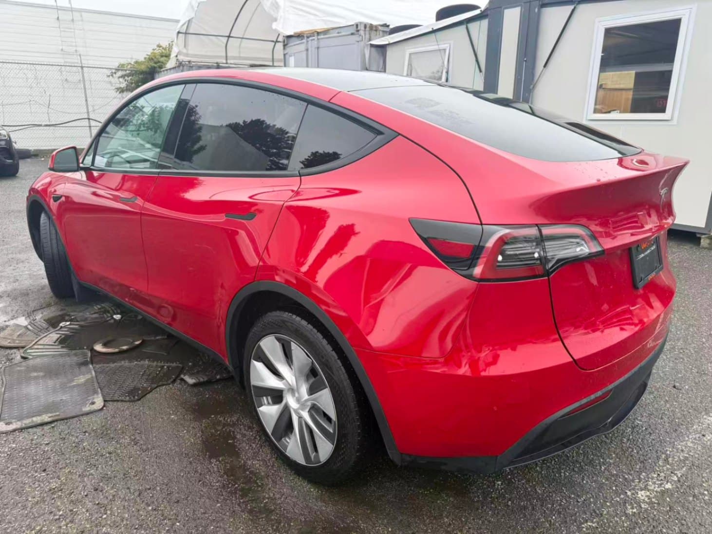 2023 Tesla Model Y RWD No Accident, BC Local, One Owner thumbnail 8