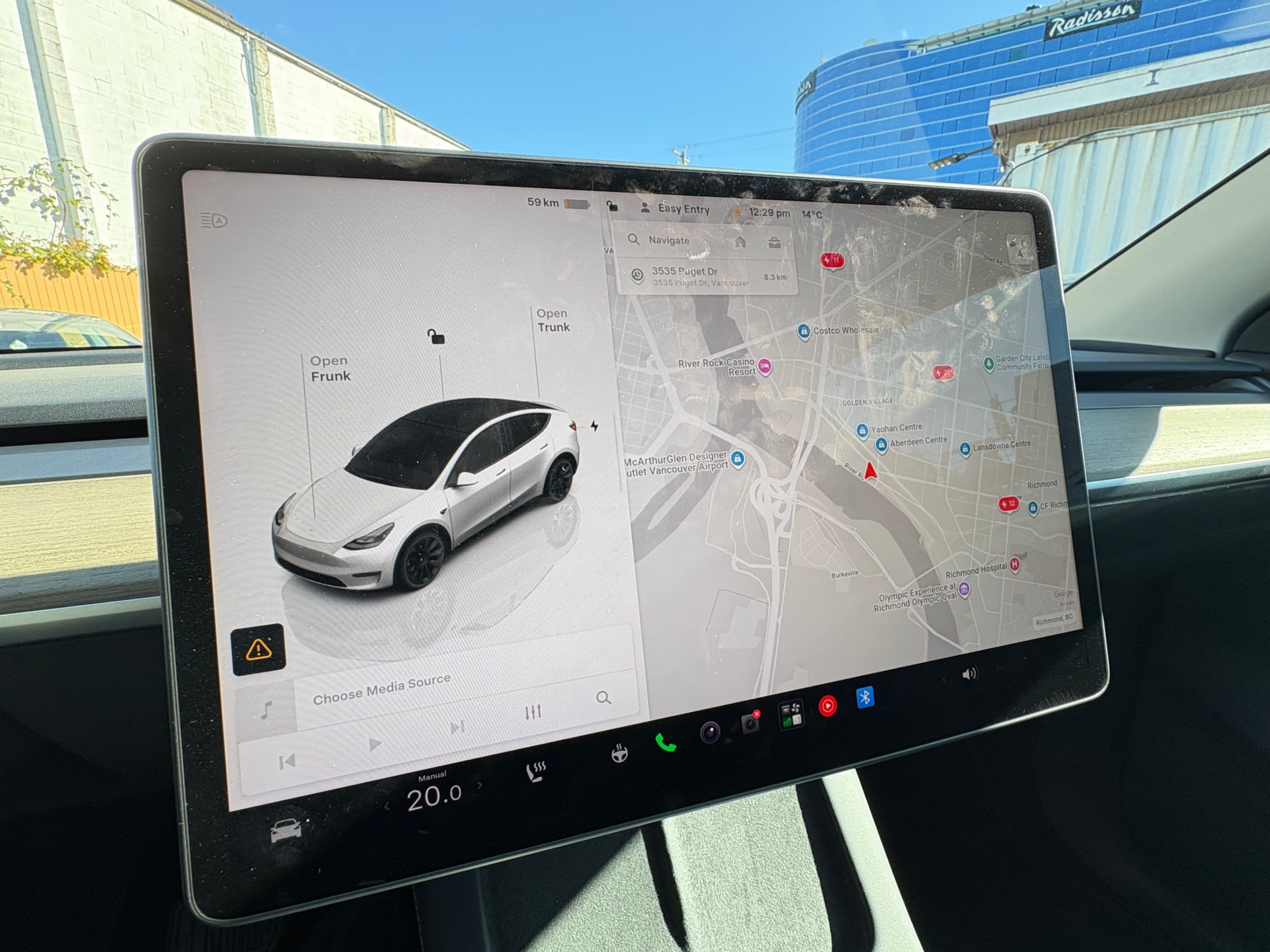 2023 Tesla Model Y Long Range AWD CLEAN TITLE/BC LOCAL CAR thumbnail 13