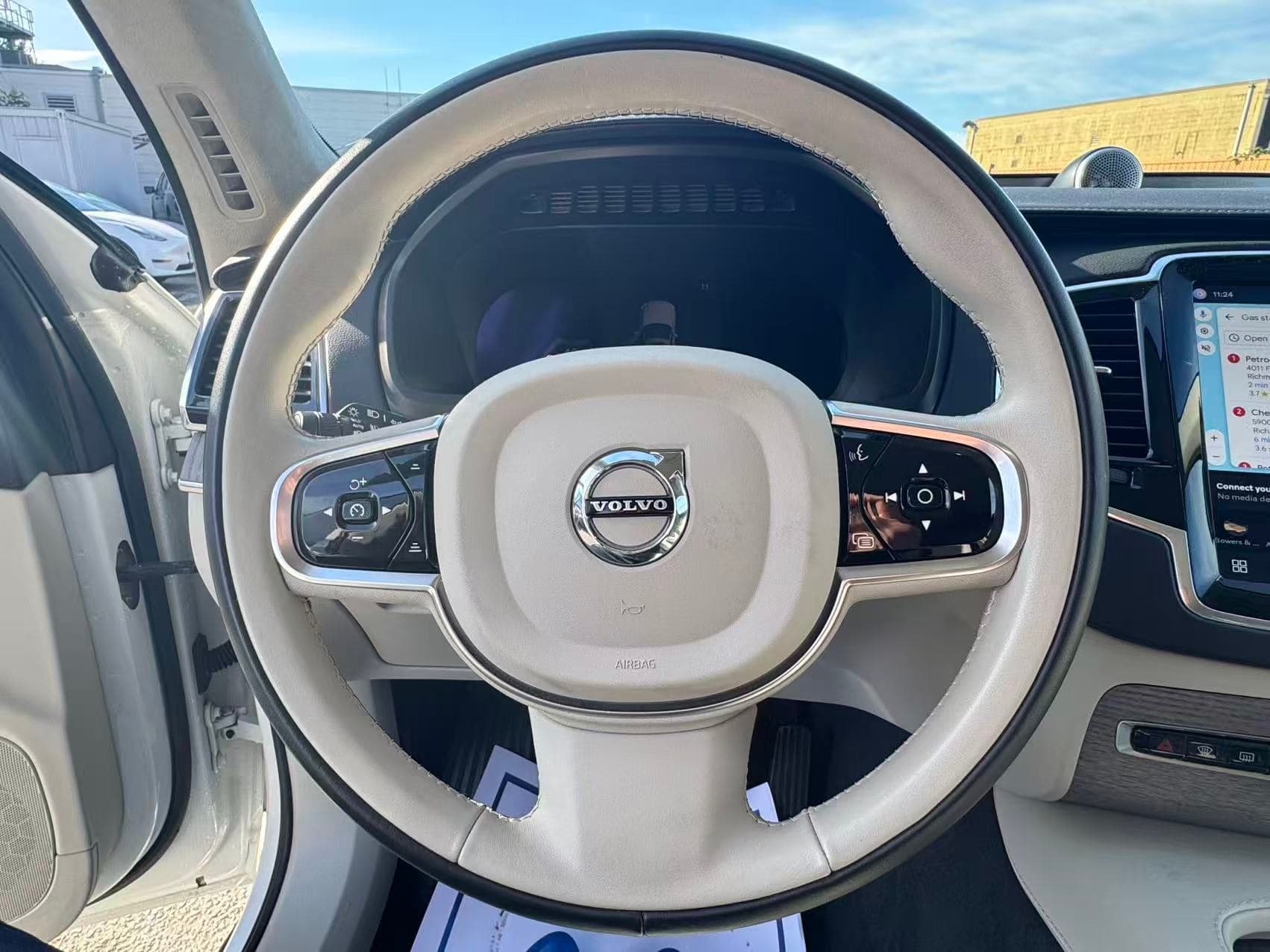 2023 Volvo XC90 Ultimate Dark Theme 7-Seater/ CLEAN TITLE/ EXTRA SET OF TIRE/ BOWER& WILKINS thumbnail 19