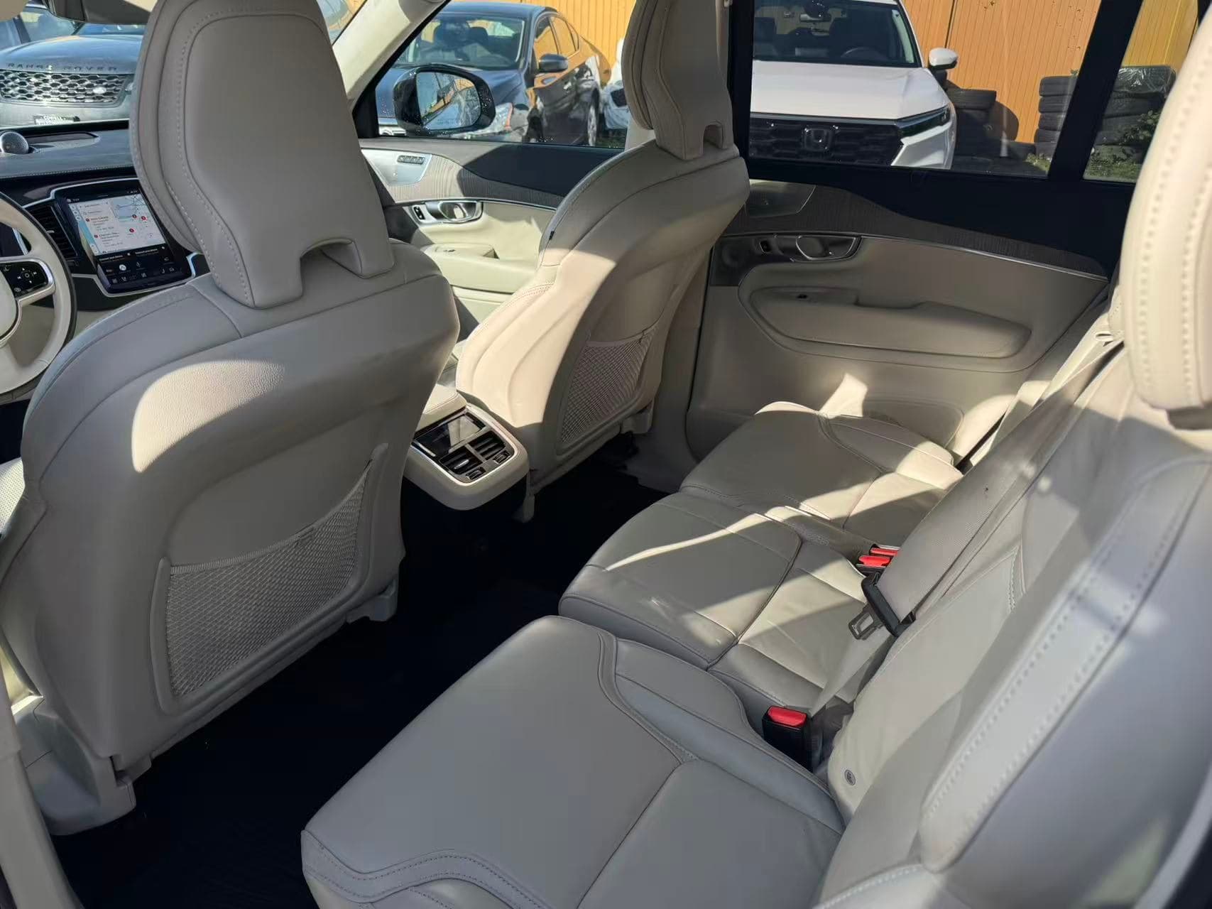 2023 Volvo XC90 Ultimate Dark Theme 7-Seater/ CLEAN TITLE/ EXTRA SET OF TIRE/ BOWER& WILKINS thumbnail 11