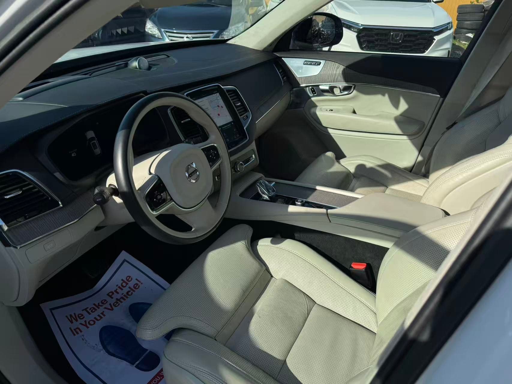 2023 Volvo XC90 Ultimate Dark Theme 7-Seater/ CLEAN TITLE/ EXTRA SET OF TIRE/ BOWER& WILKINS thumbnail 10