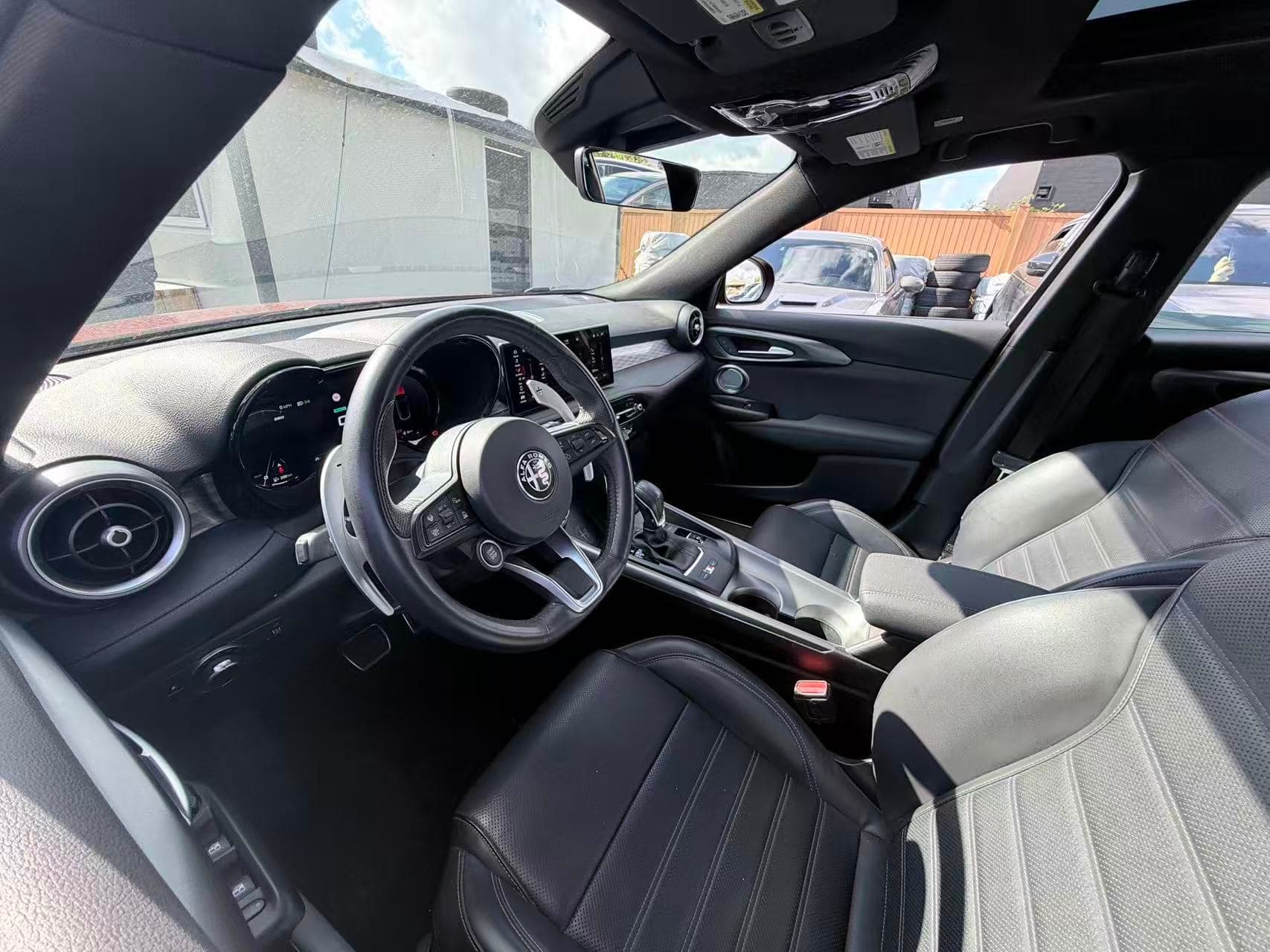 2024 Alfa Romeo Tonale Veloce EAWD/ CLEAN TITLE/ BC LOCAL thumbnail 17