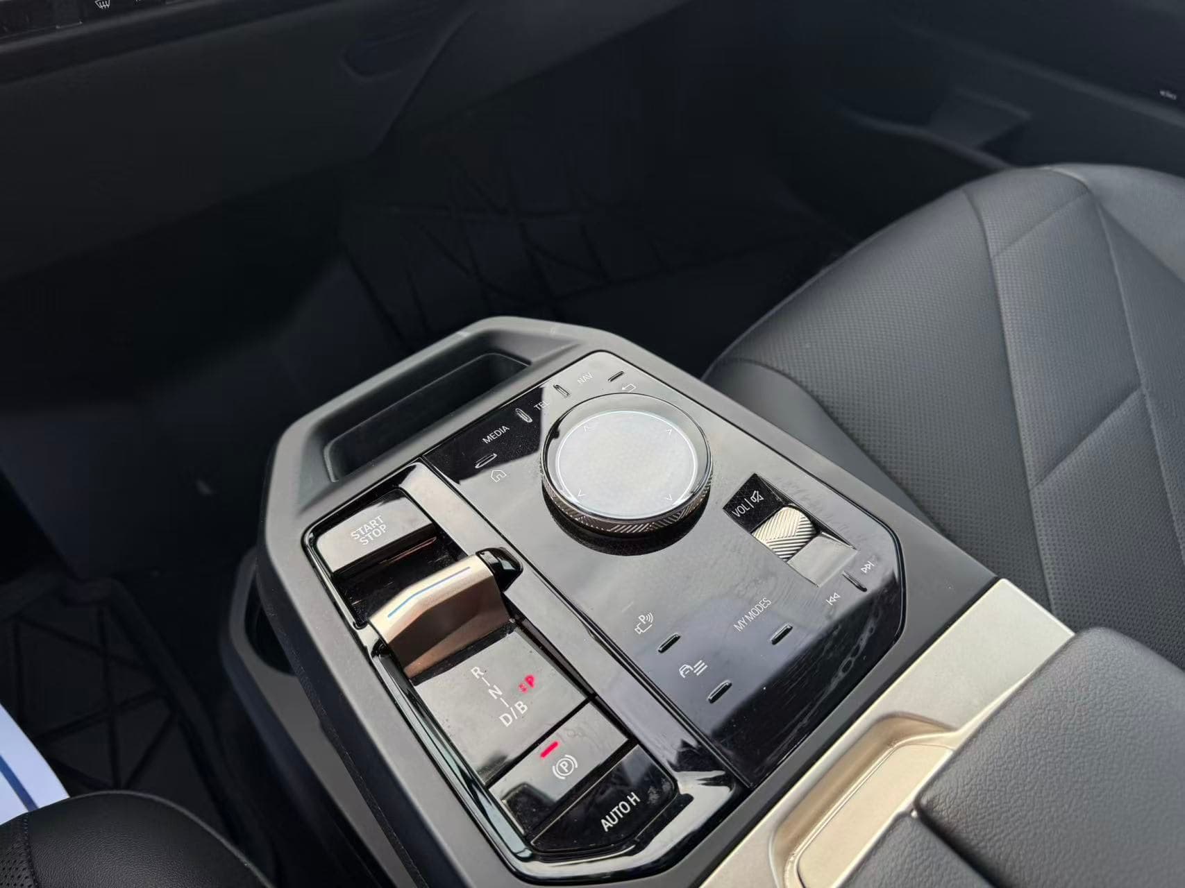 2024 BMW iX XDrive40 Sports Activity Vehicle/ NO ACCIDENT/ BC LOCAL thumbnail 15