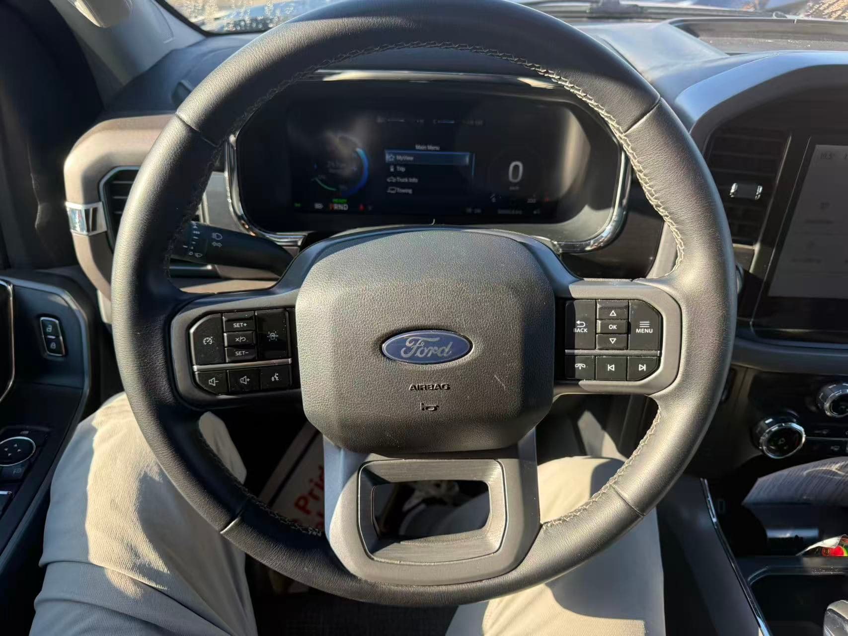 2024 Ford F-150 Lightning XLT 4WD SuperCrew 5.5' Box NO ACCIDENTS/BC LOCAL thumbnail 10