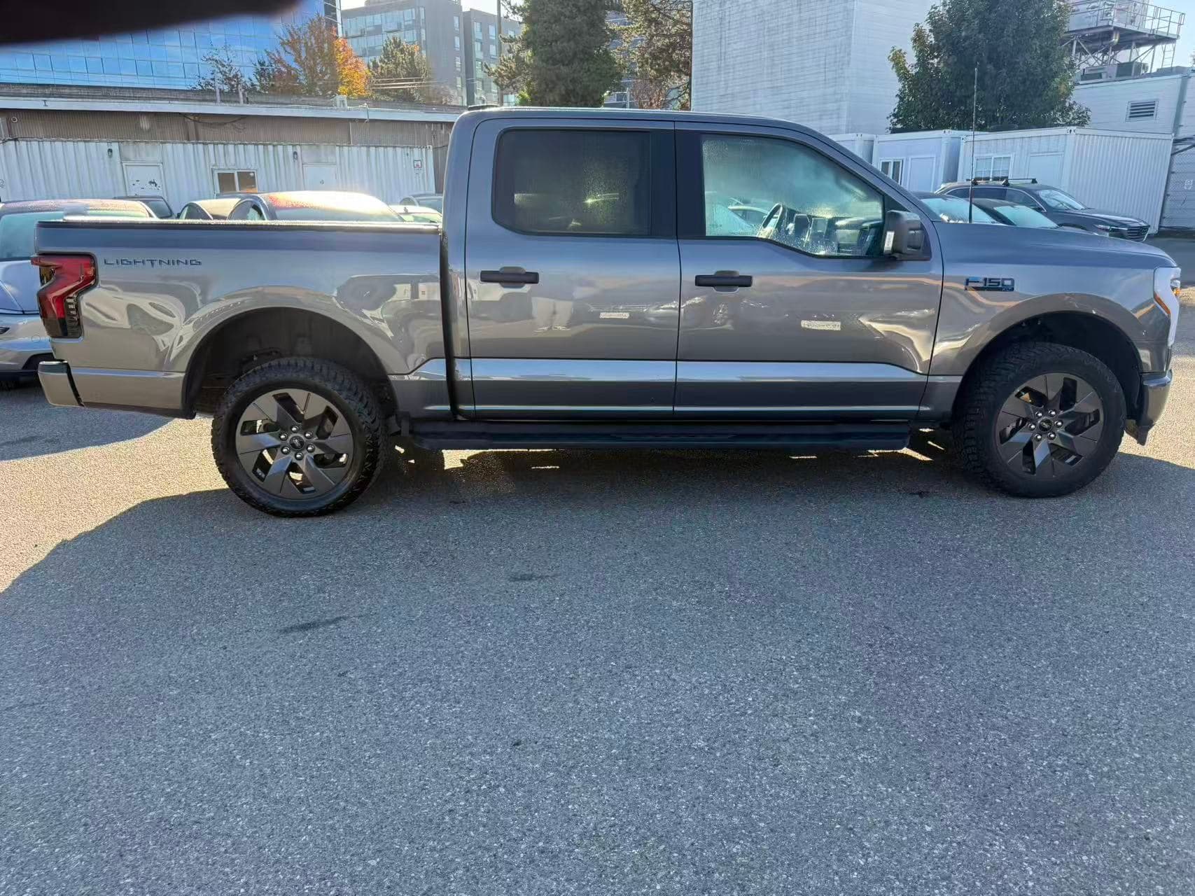 2024 Ford F-150 Lightning XLT 4WD SuperCrew 5.5' Box NO ACCIDENTS/BC LOCAL thumbnail 5