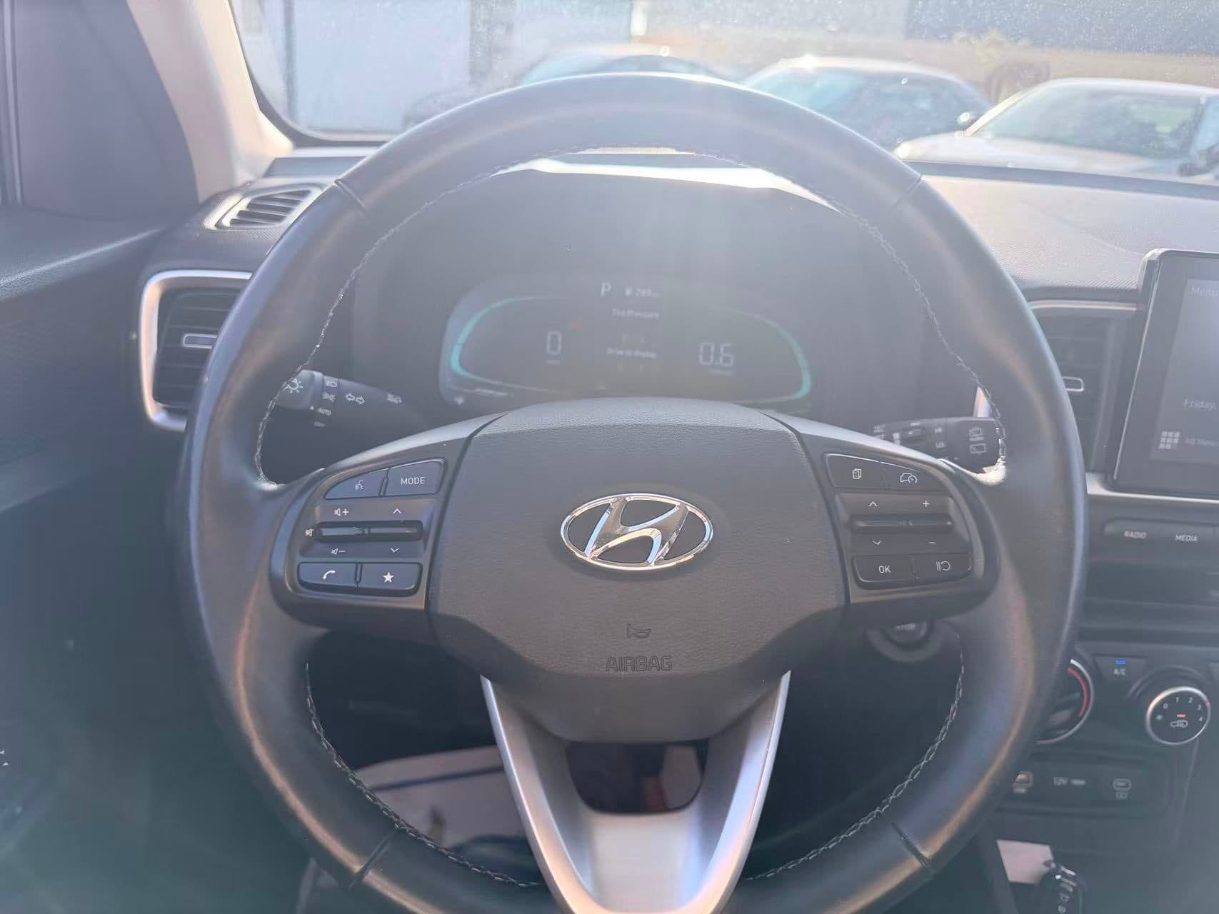 2024 Hyundai Venue Preferred IVT/ CLEAN TITLE/ BC LOCAL thumbnail 9