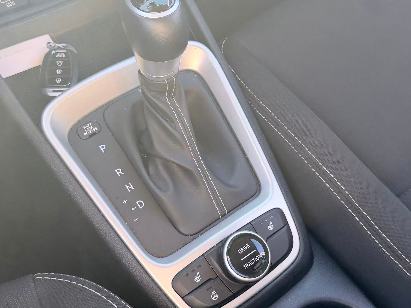 2024 Hyundai Venue Preferred IVT/ CLEAN TITLE/ BC LOCAL thumbnail 14