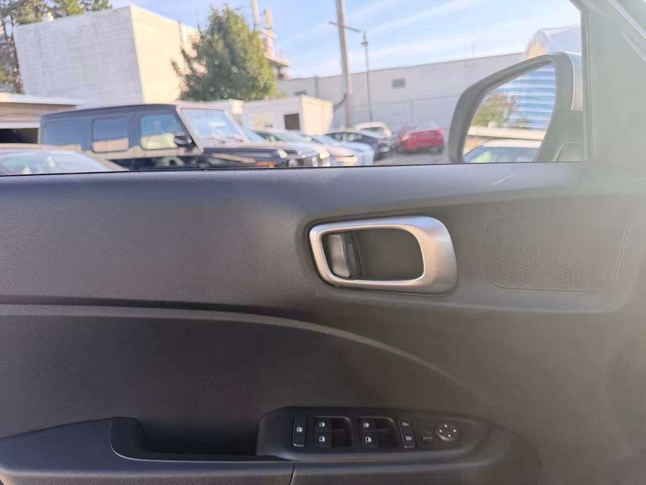2024 Hyundai Venue Preferred IVT/ CLEAN TITLE/ BC LOCAL thumbnail 29
