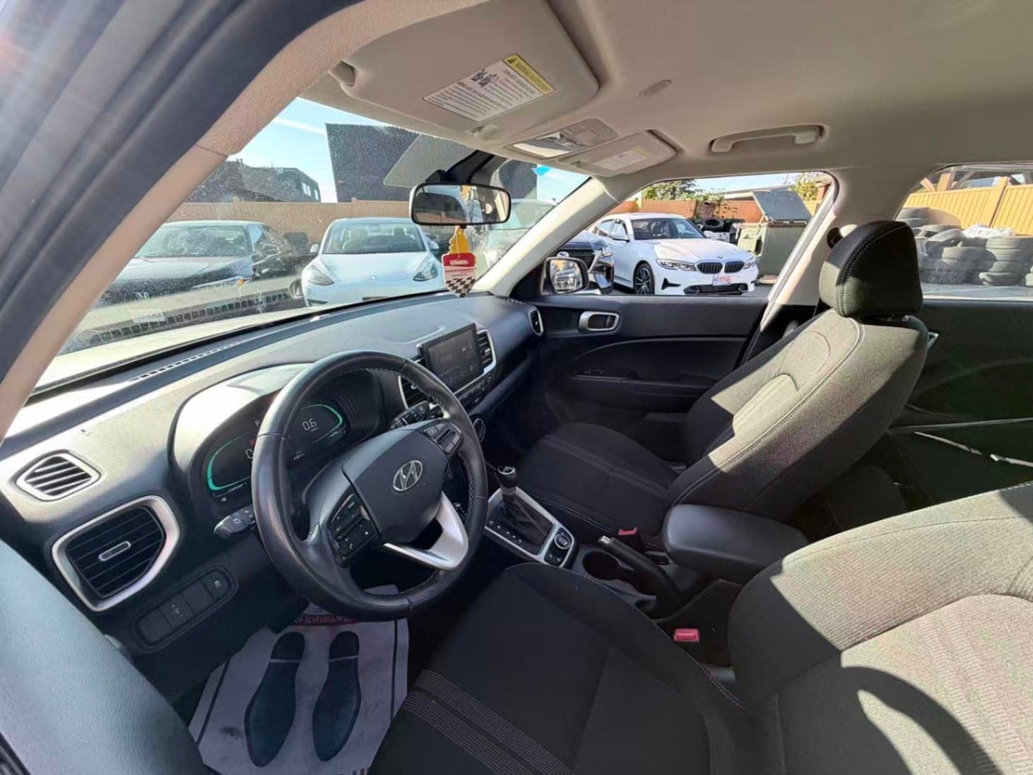 2024 Hyundai Venue Preferred IVT/ CLEAN TITLE/ BC LOCAL thumbnail 15