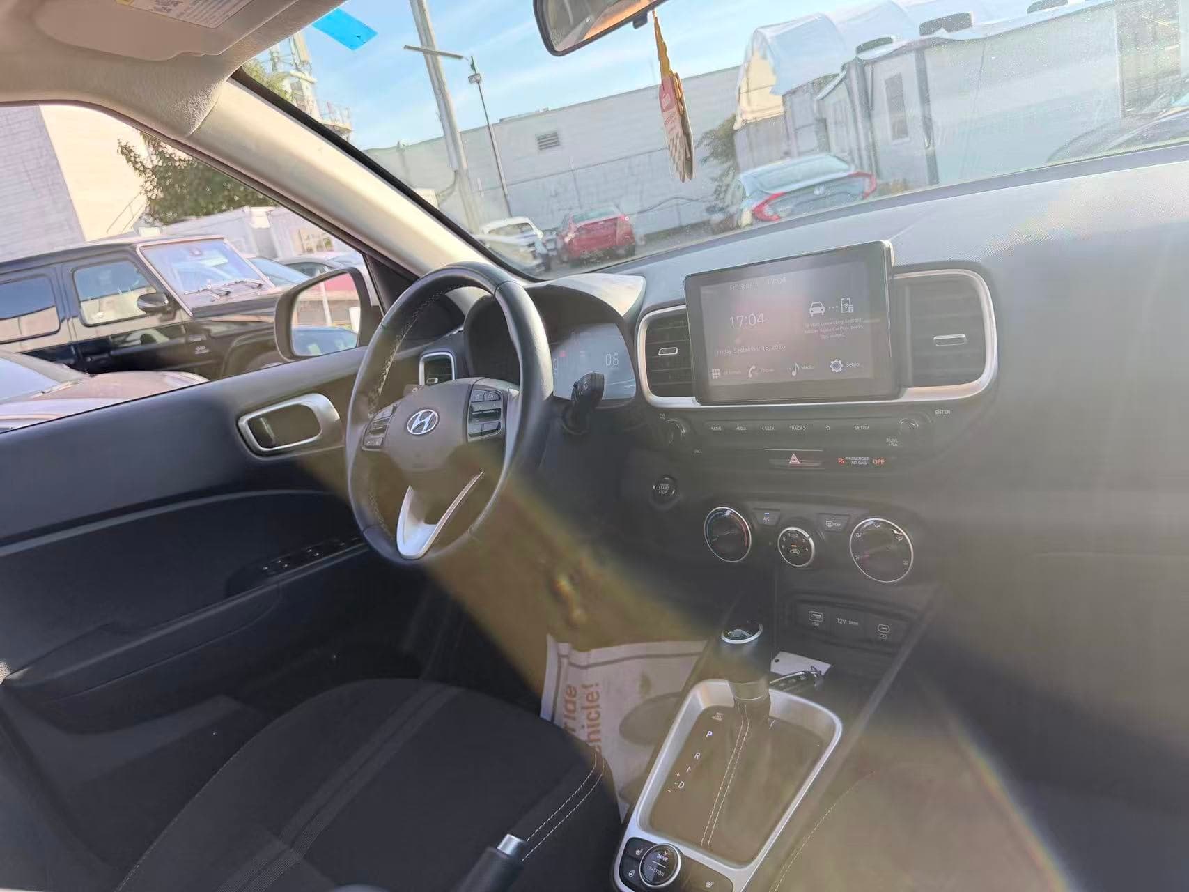 2024 Hyundai Venue Preferred IVT/ CLEAN TITLE/ BC LOCAL thumbnail 31
