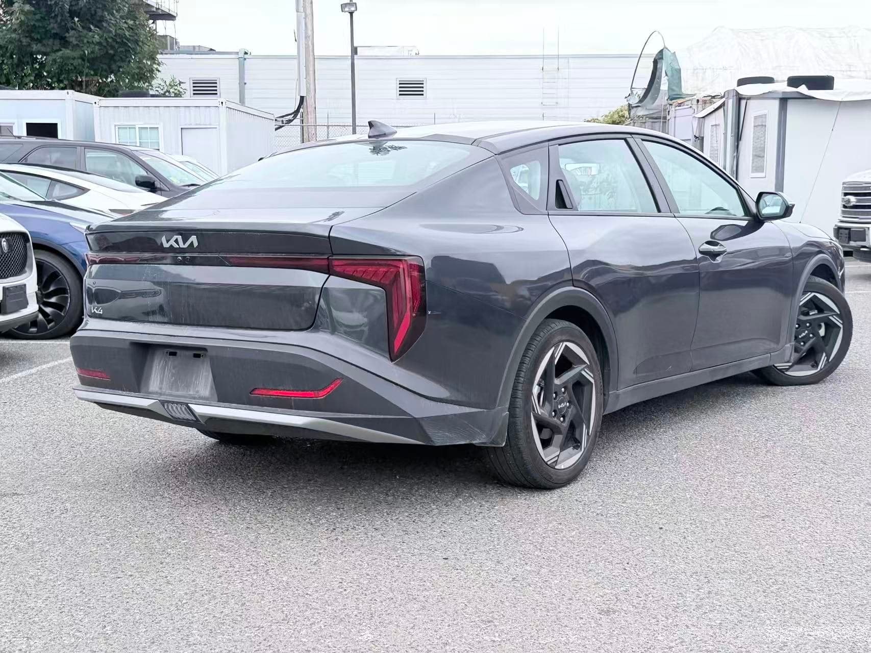 2025 Kia K4 EX / CLEAN TITLE/ BC LOCAL thumbnail 5