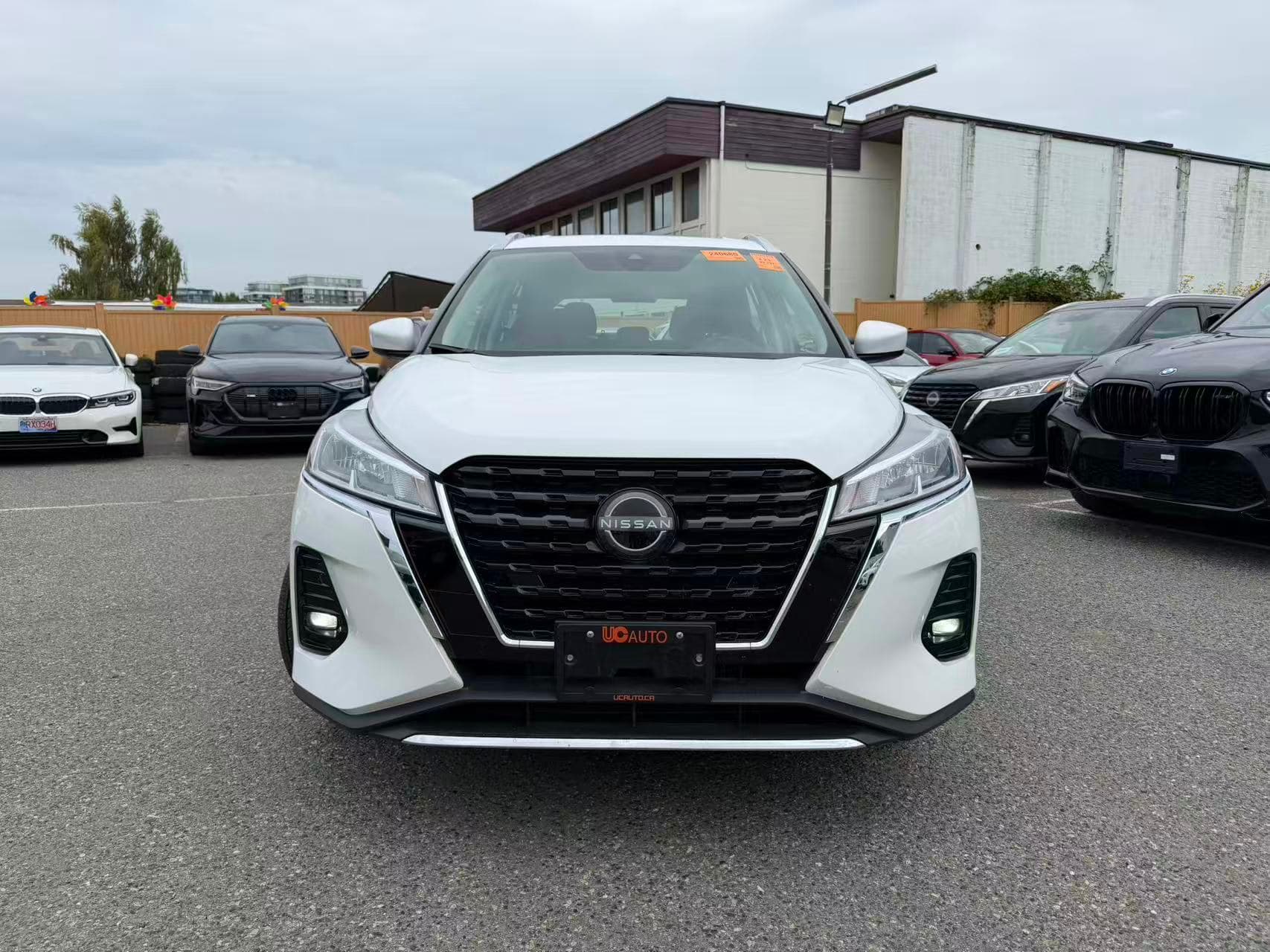 2025 Nissan Kicks Play SV/ NO ACCIDENT/BC LOCAL thumbnail 2