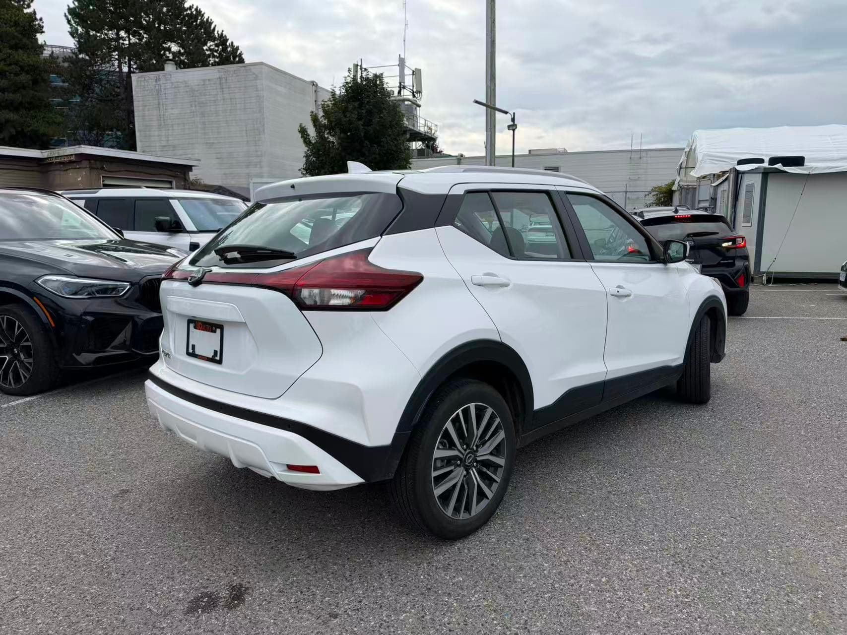 2025 Nissan Kicks Play SV/ NO ACCIDENT/BC LOCAL thumbnail 5