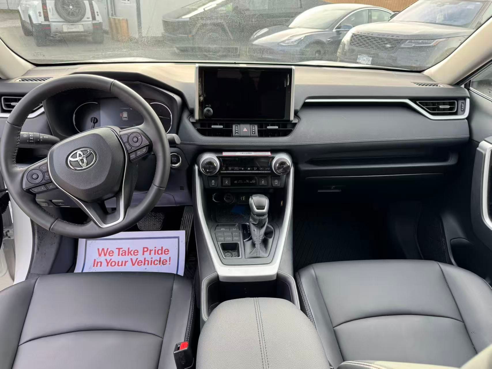 2025 Toyota RAV4 XLE Premium AWD NO ACCIDENTS/BC LOCAL/ONE OWNER thumbnail 17