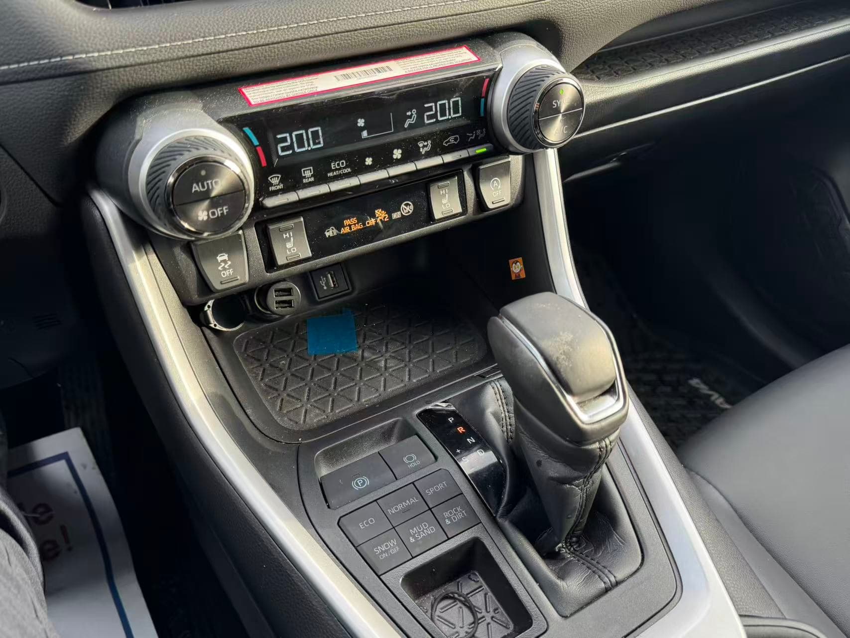 2025 Toyota RAV4 XLE Premium AWD NO ACCIDENTS/BC LOCAL/ONE OWNER thumbnail 14